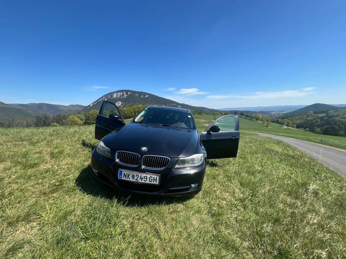 BMW 316 316d Touring Österreich Paket Schwarz - 1