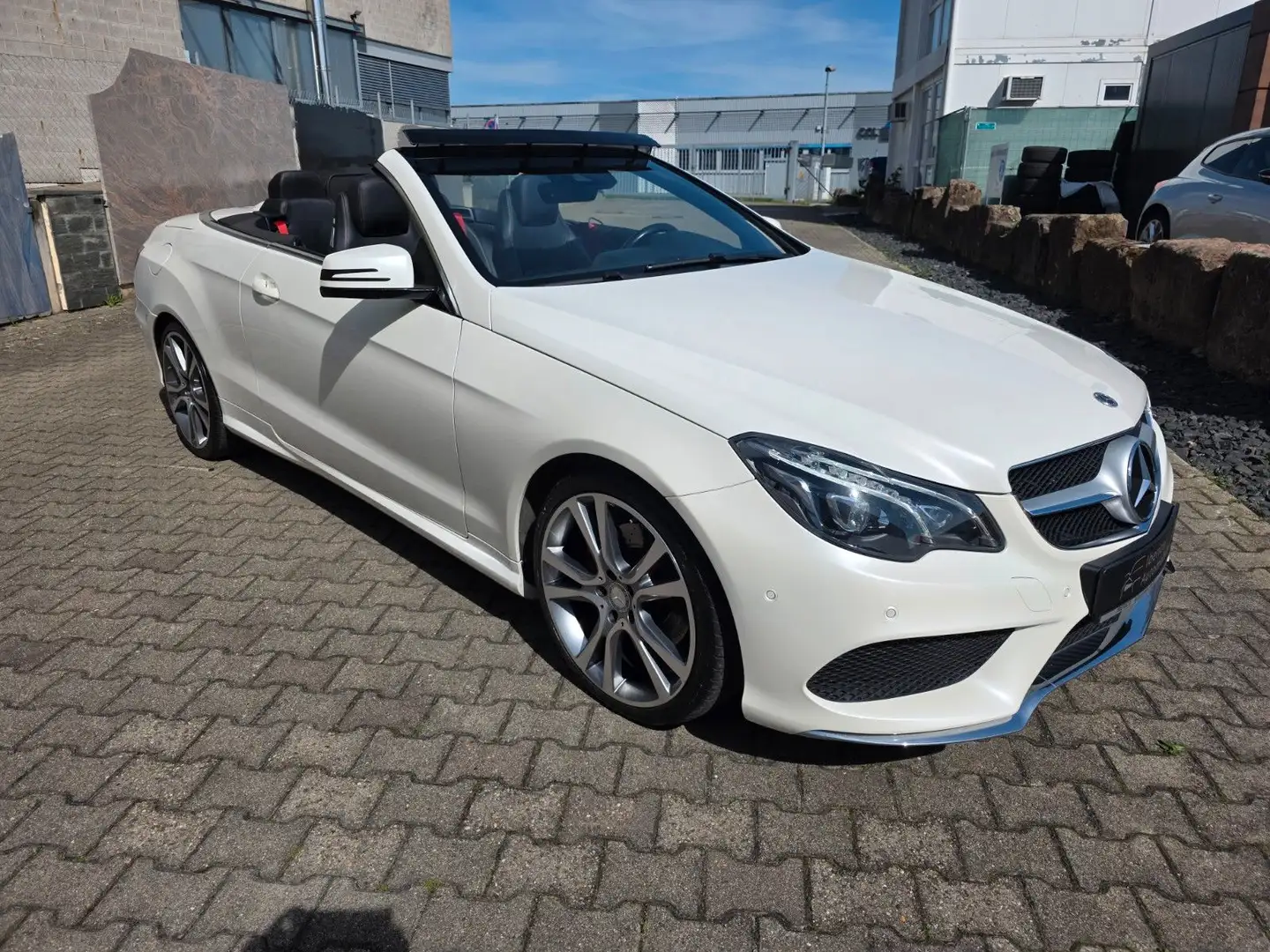 Mercedes-Benz E 220 Cabrio*AMG-PAKET*XENON *KAMERA*9 G Blanco - 1