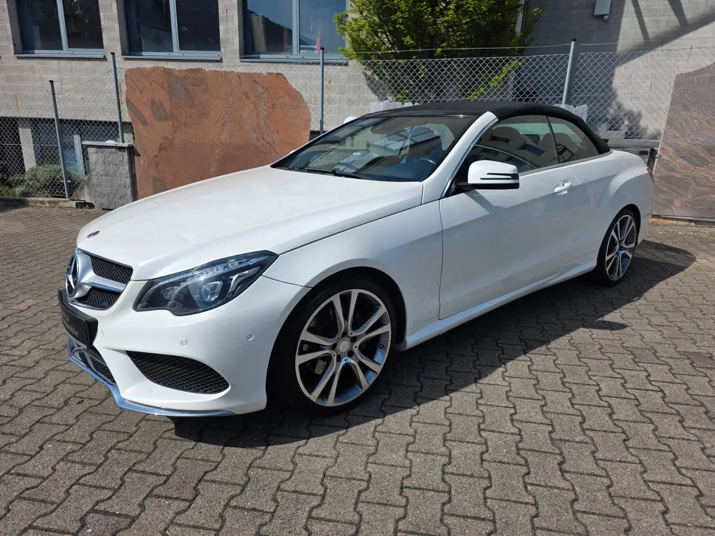 Mercedes-Benz E 220 Cabrio*AMG-PAKET*XENON *KAMERA*9 G Weiß - 1