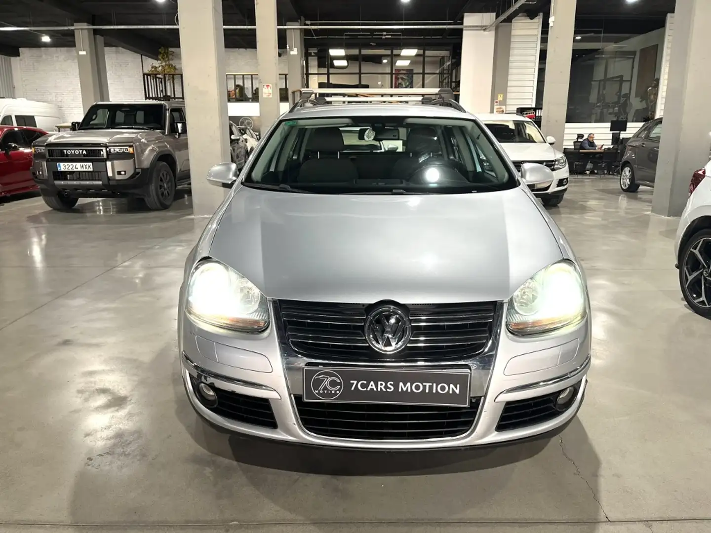 Volkswagen Golf 2.0TDI Highline Grau - 2