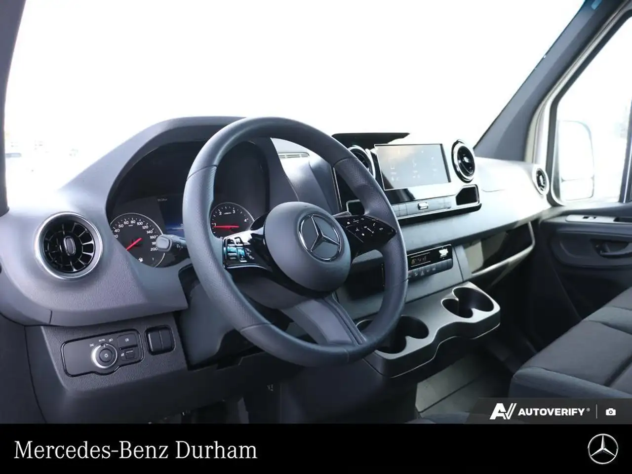 Mercedes-Benz Sprinter photo Mercedes-Benz Sprinter