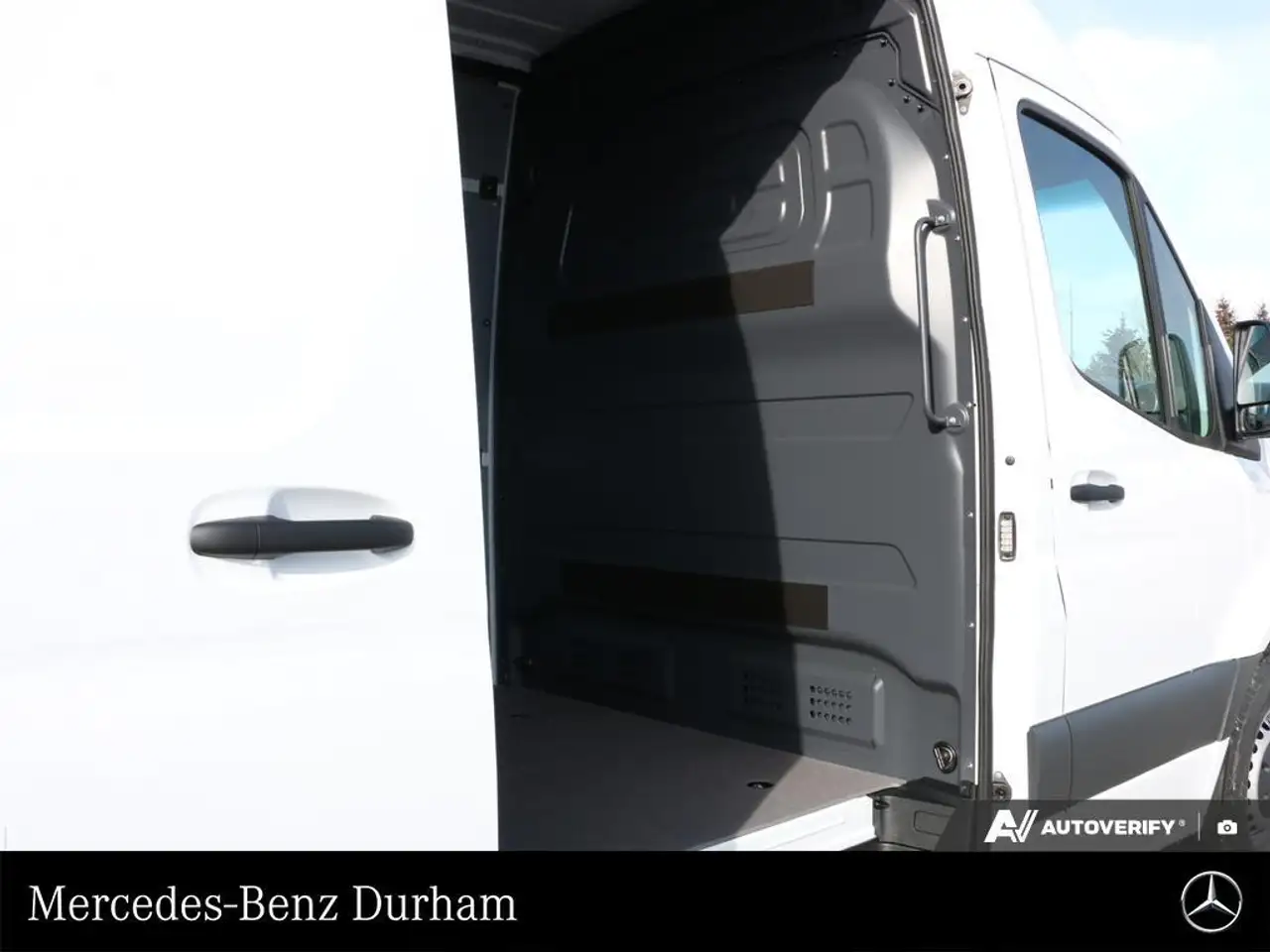 Mercedes-Benz Sprinter photo Mercedes-Benz Sprinter