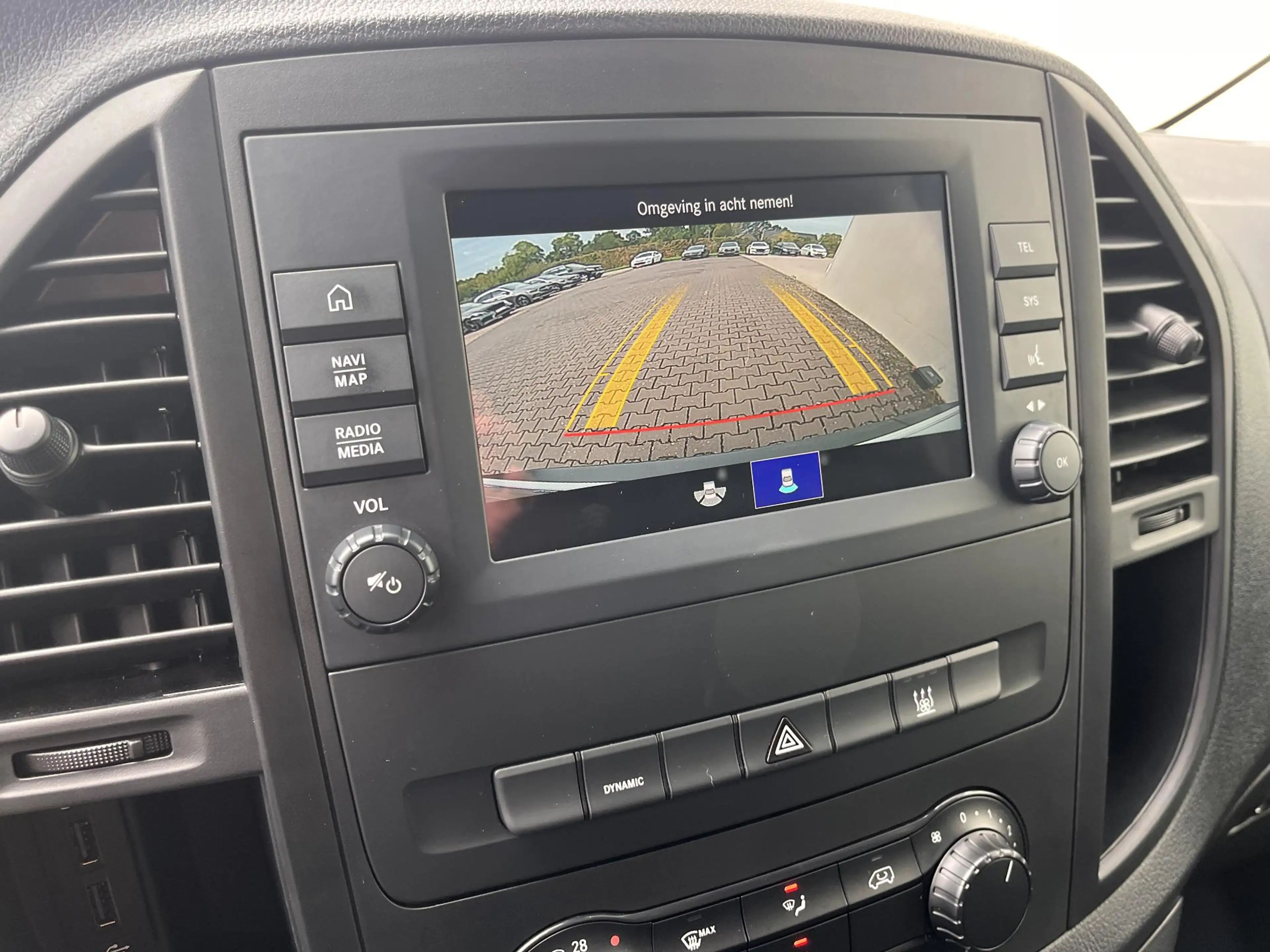 Mercedes-Benz Vito eVito L2 66kWh — photo 12