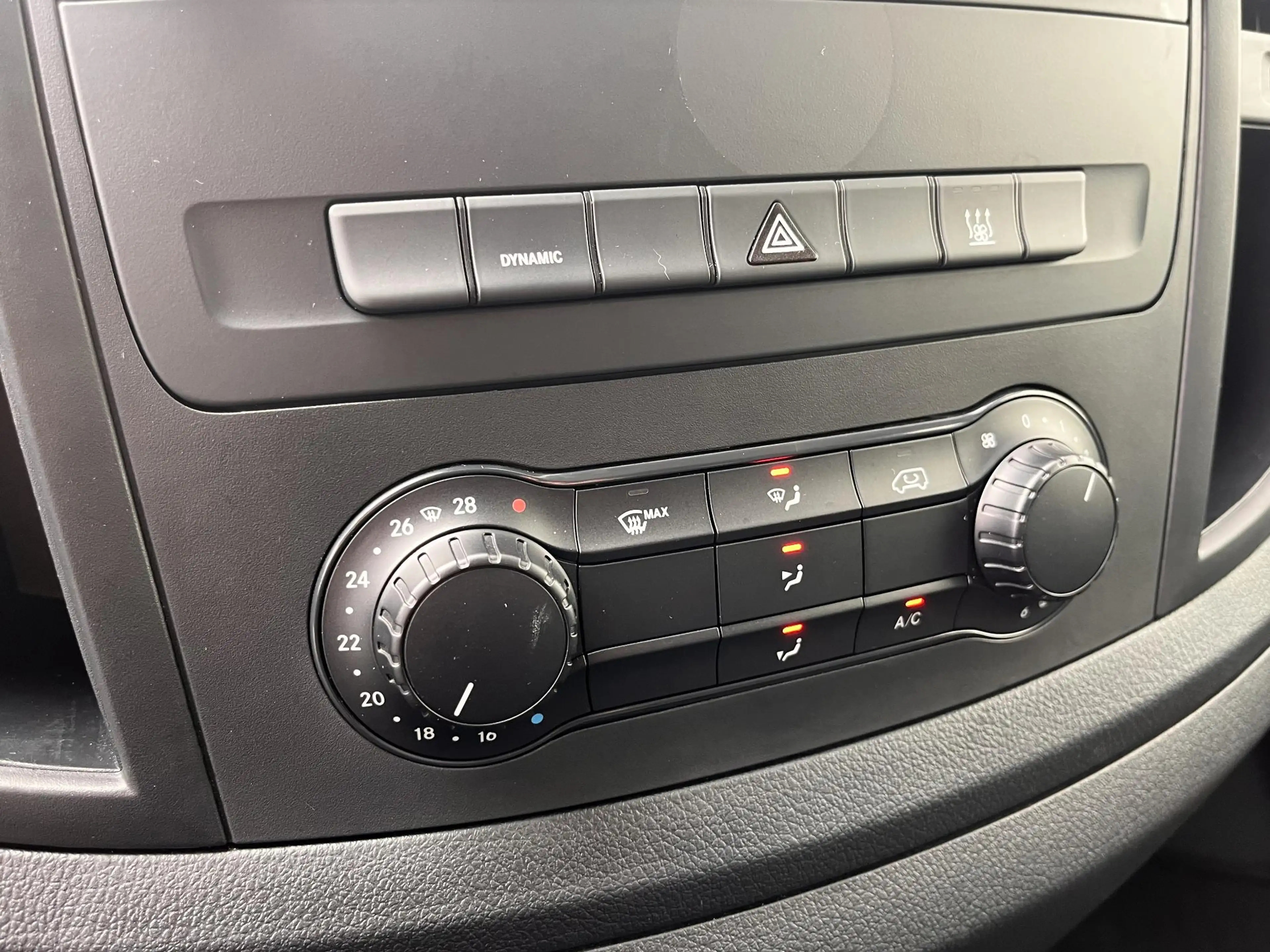 Mercedes-Benz Vito eVito L2 66kWh — photo 13