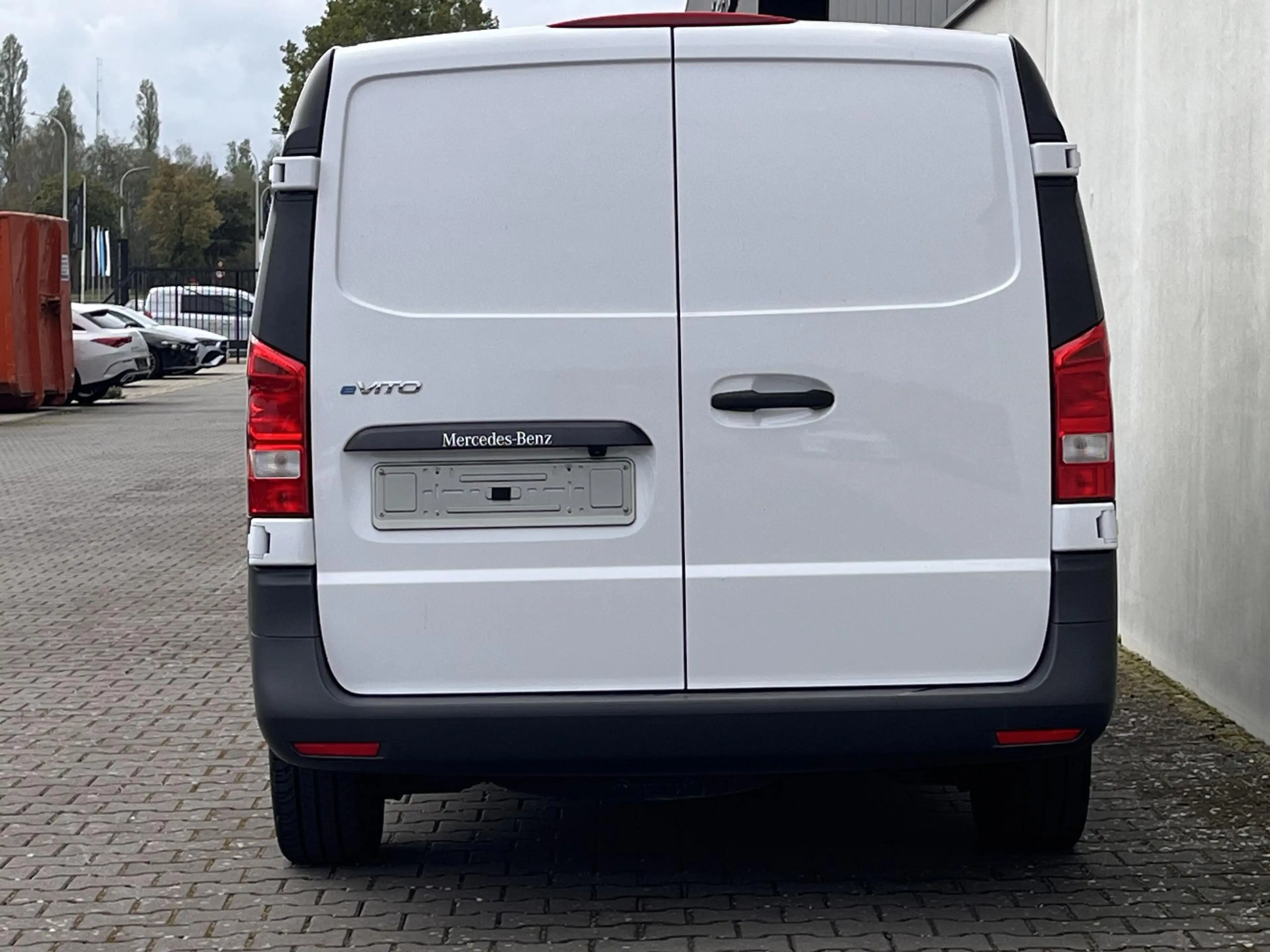 Mercedes-Benz Vito eVito L2 66kWh — photo 5