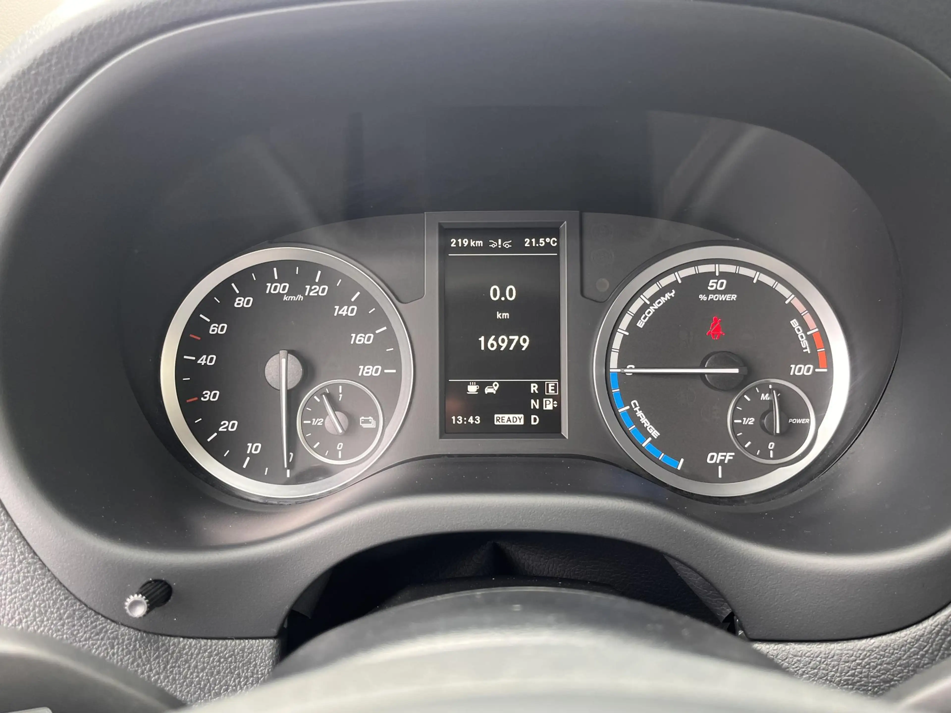 Mercedes-Benz Vito eVito L2 66kWh — photo 10
