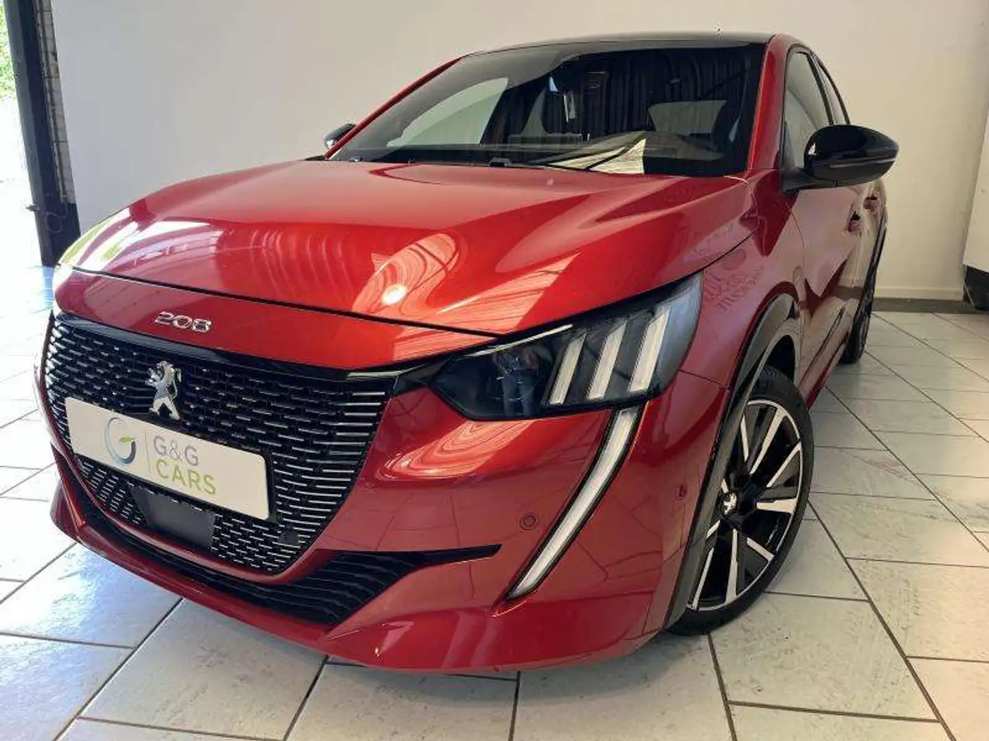 Peugeot 208 II \u0026 e- GT Line Rouge - 1