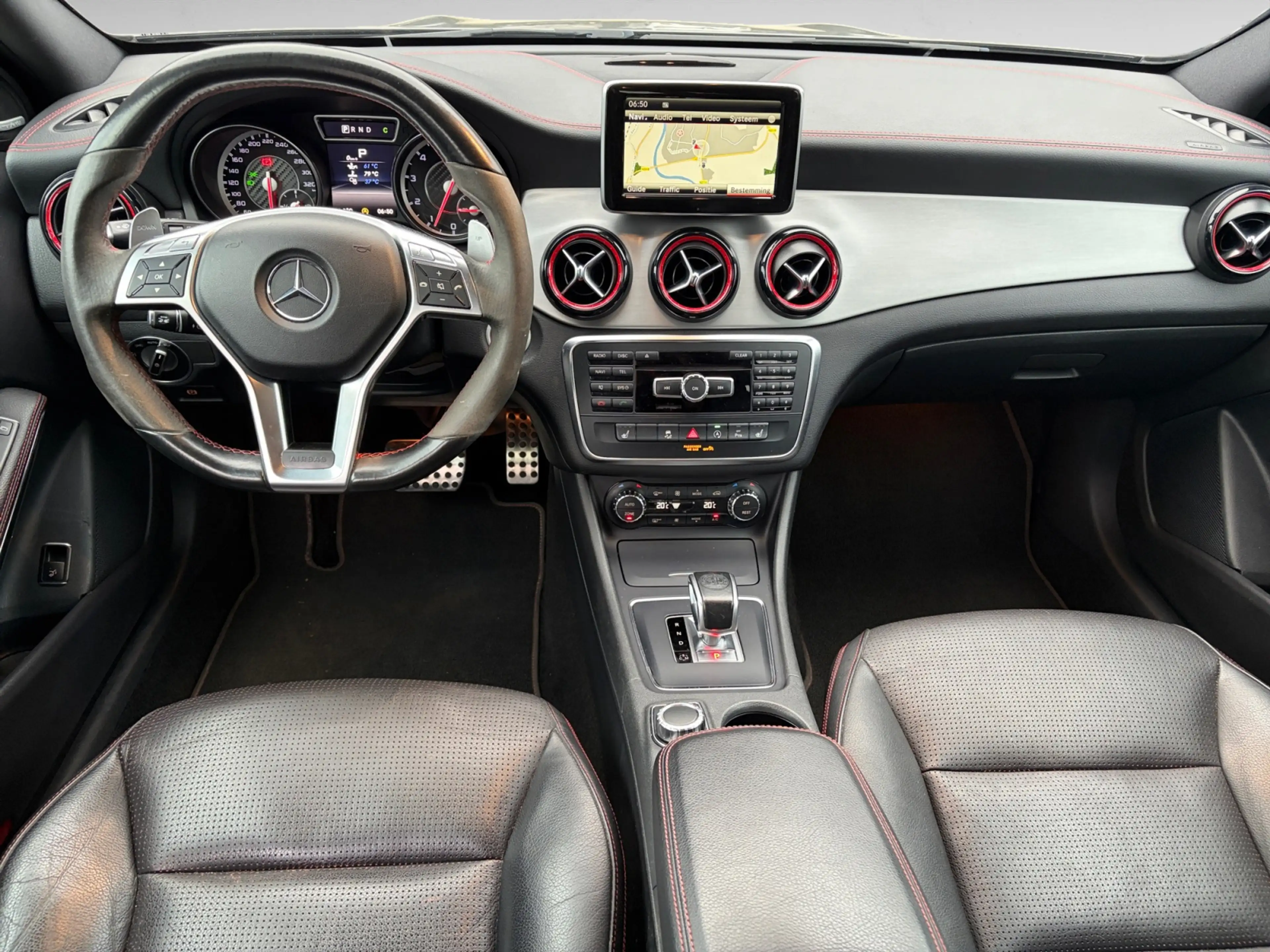 Mercedes-Benz GLA 45 AMG 4MATIC | Automaat | Cruise | Navigatie | Stoelverw — photo 5