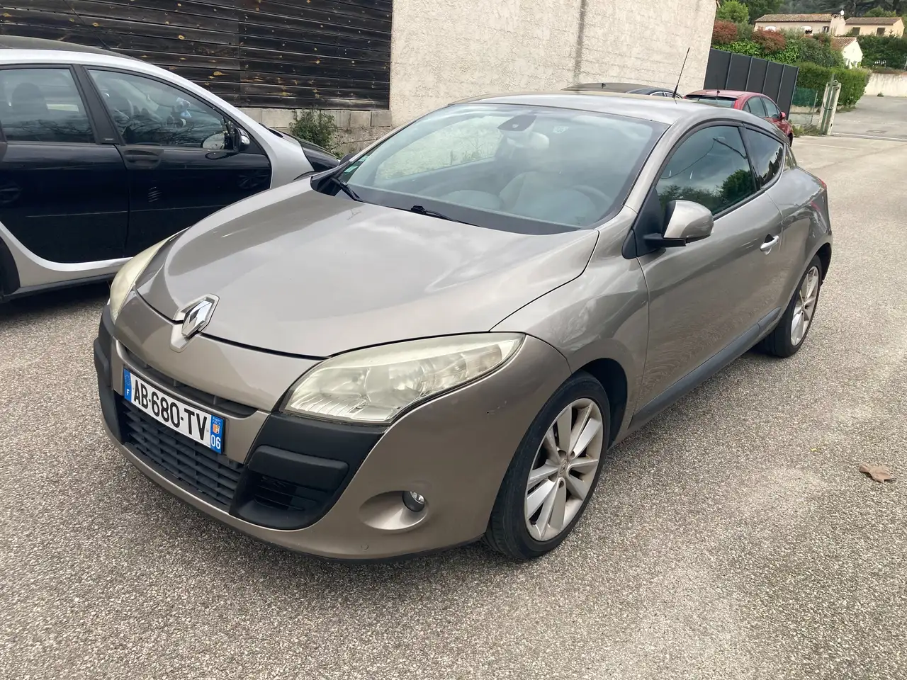 Renault Megane MÃ©gane III CoupÃ© dCi 130 eco2 PrivilÃ¨