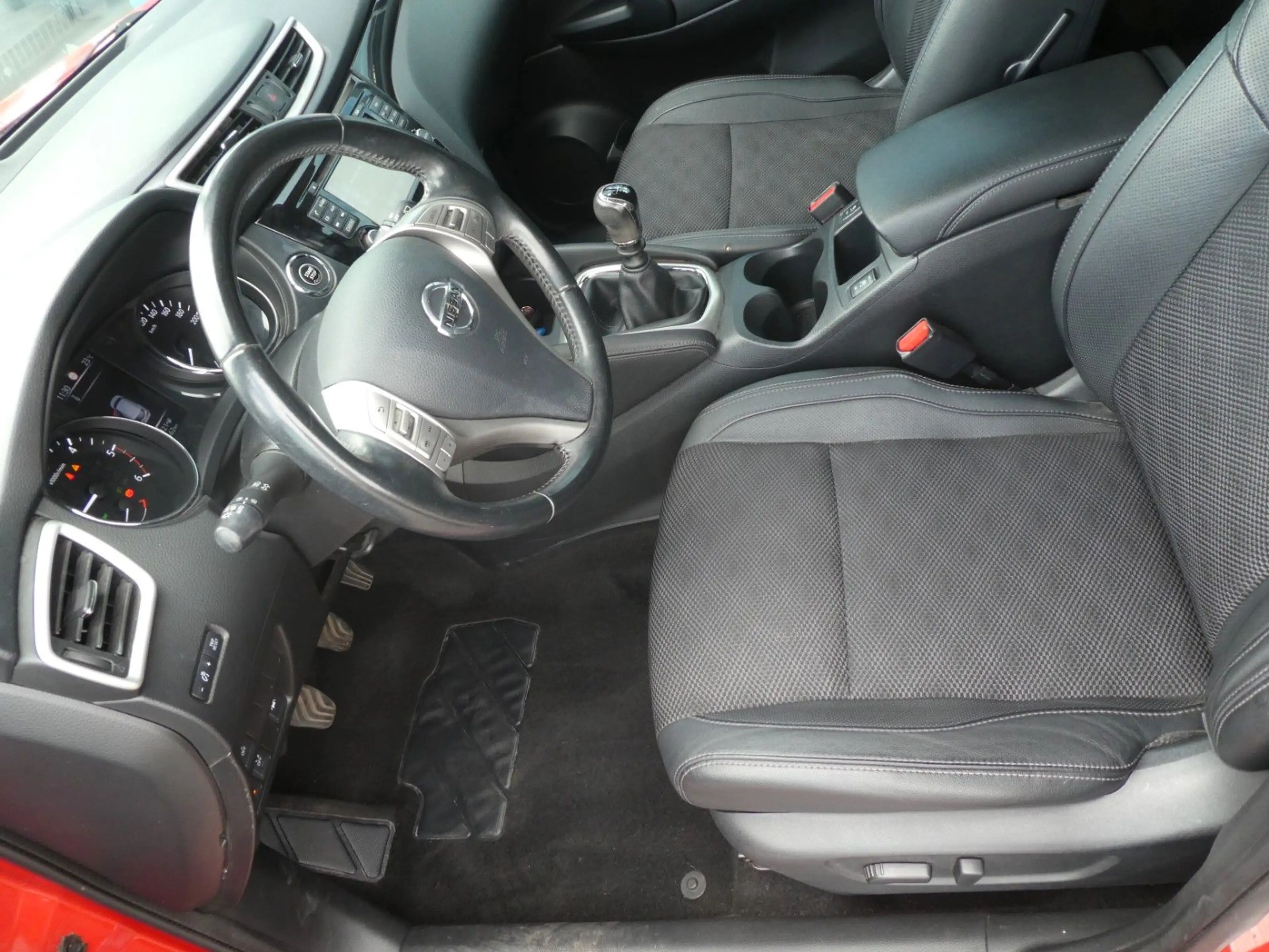 Nissan Qashqai Tekna Klima, Navi, SHZ, Kamera, Pano — photo 9