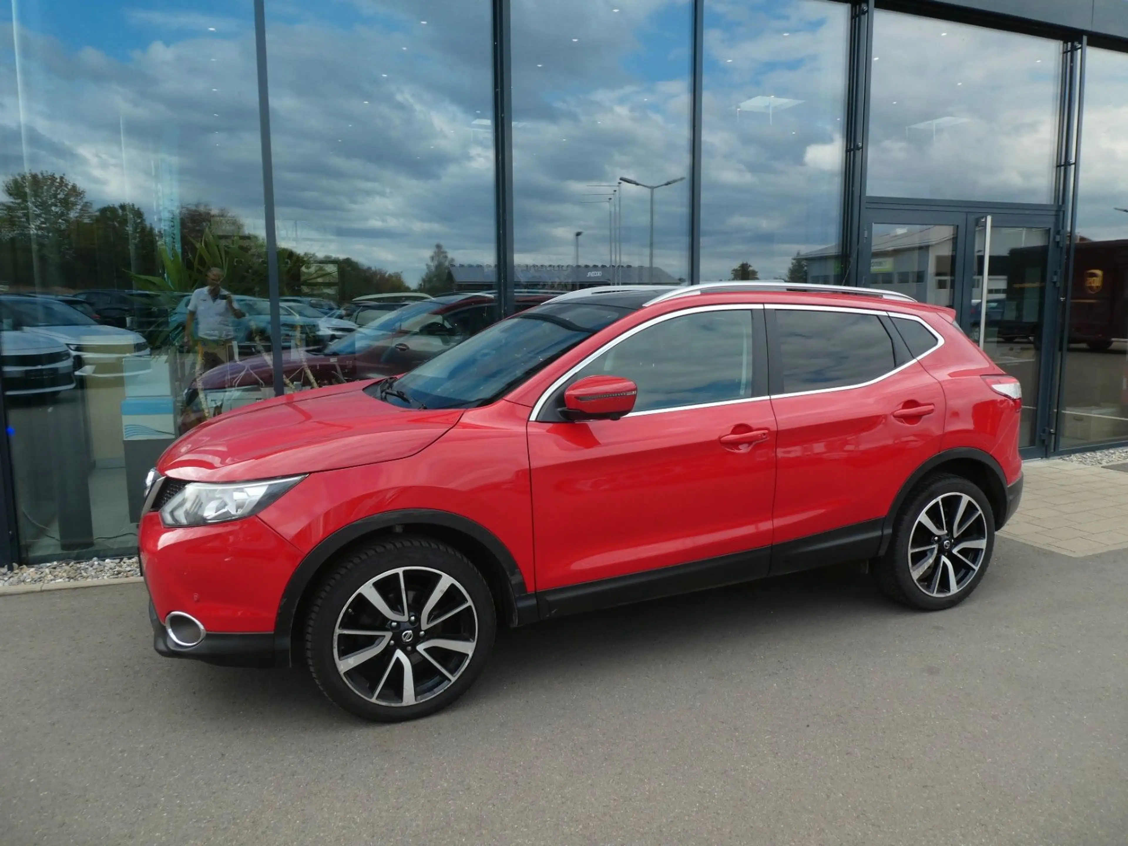 Nissan Qashqai Tekna Klima, Navi, SHZ, Kamera, Pano — photo 2