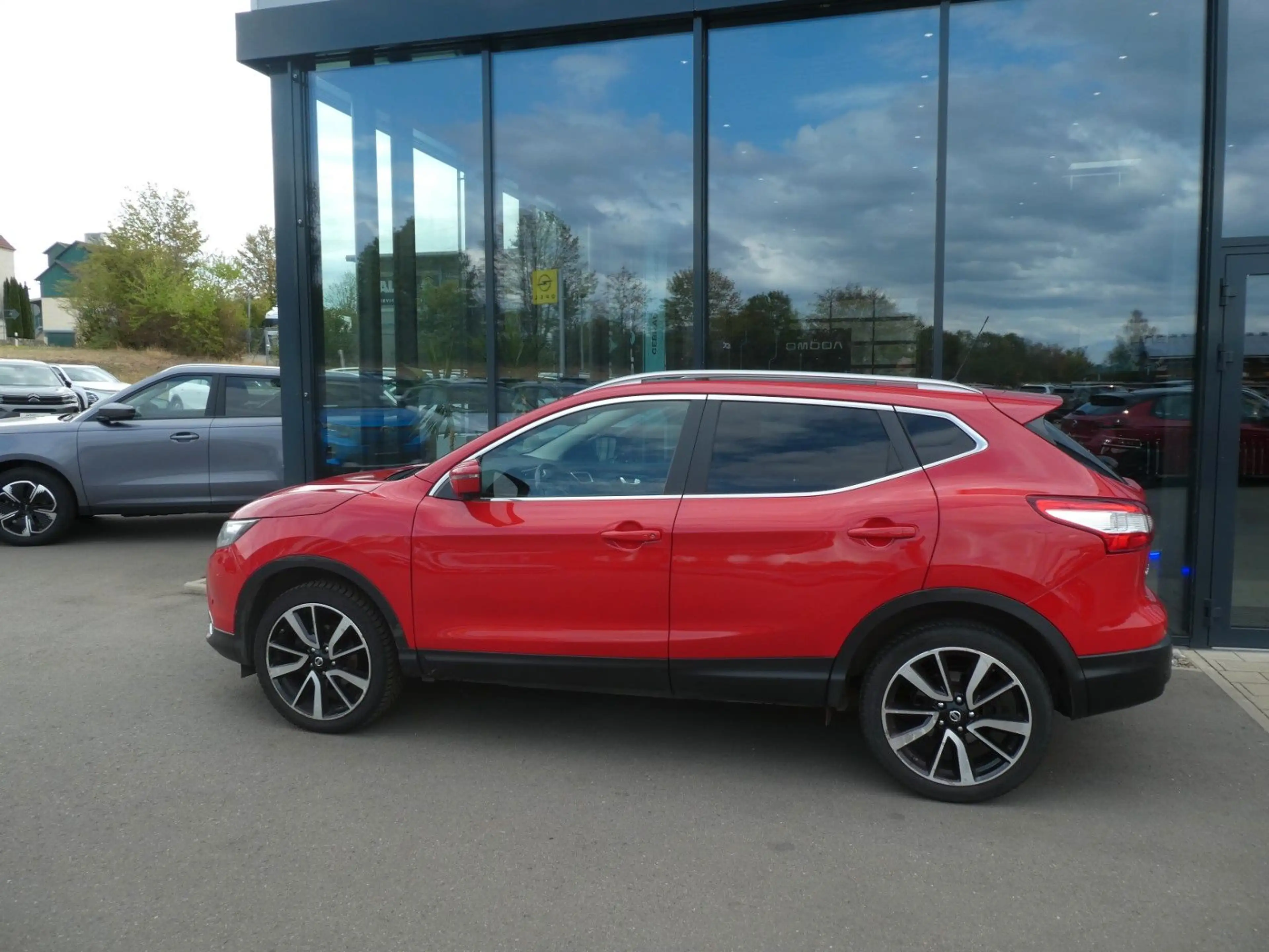 Nissan Qashqai Tekna Klima, Navi, SHZ, Kamera, Pano — photo 4