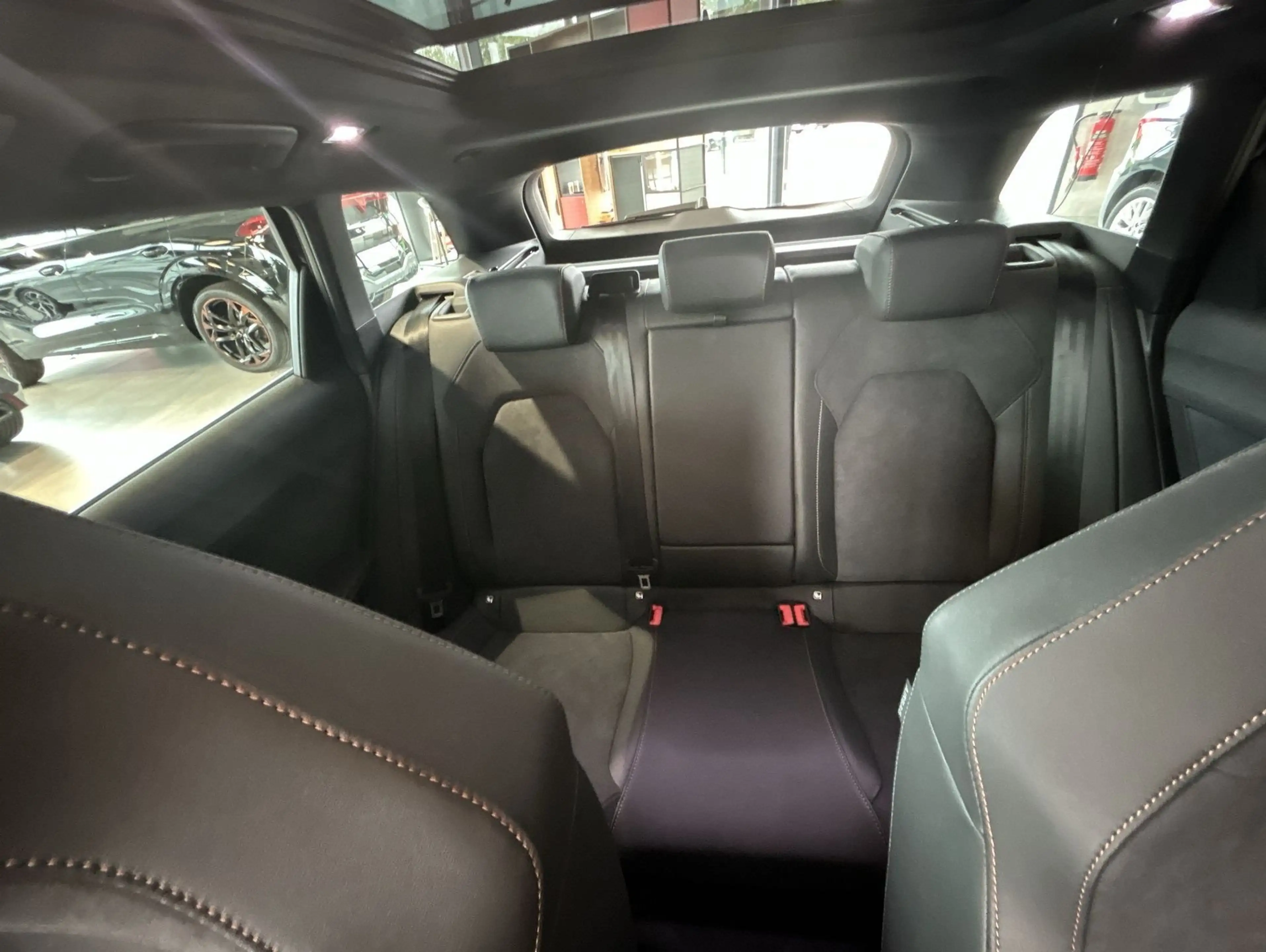 CUPRA Leon Sportstourer 2.0 TDI  W Pano Matrix ACC AHK — photo 9