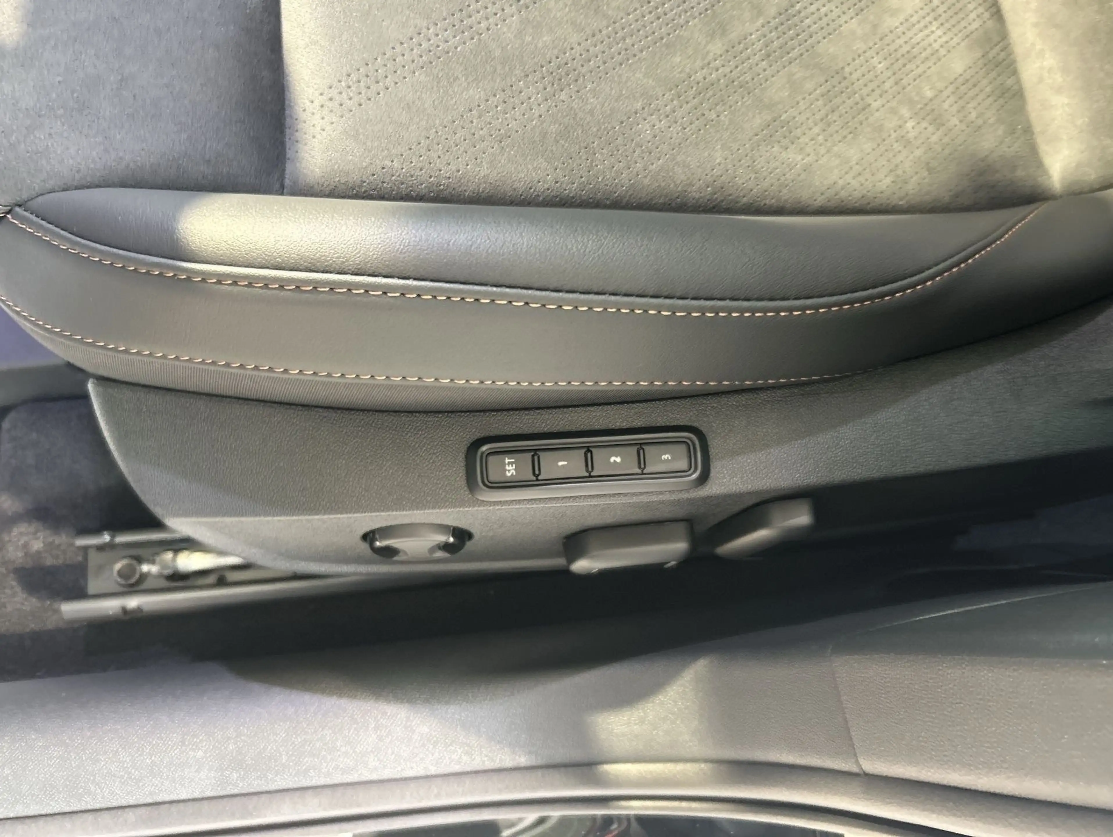 CUPRA Leon Sportstourer 2.0 TDI  W Pano Matrix ACC AHK — photo 13