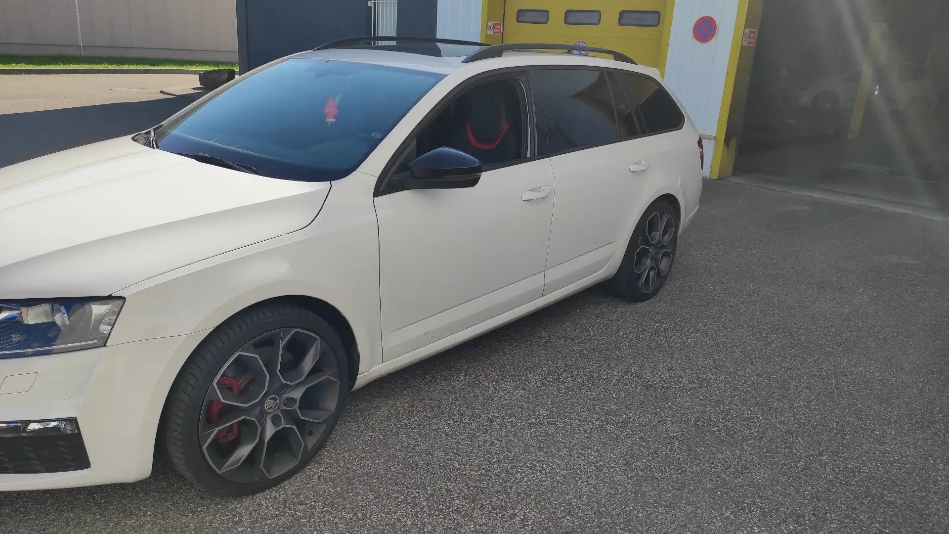Skoda Octavia Combi 2.0 TSI 220 ch RS - 2