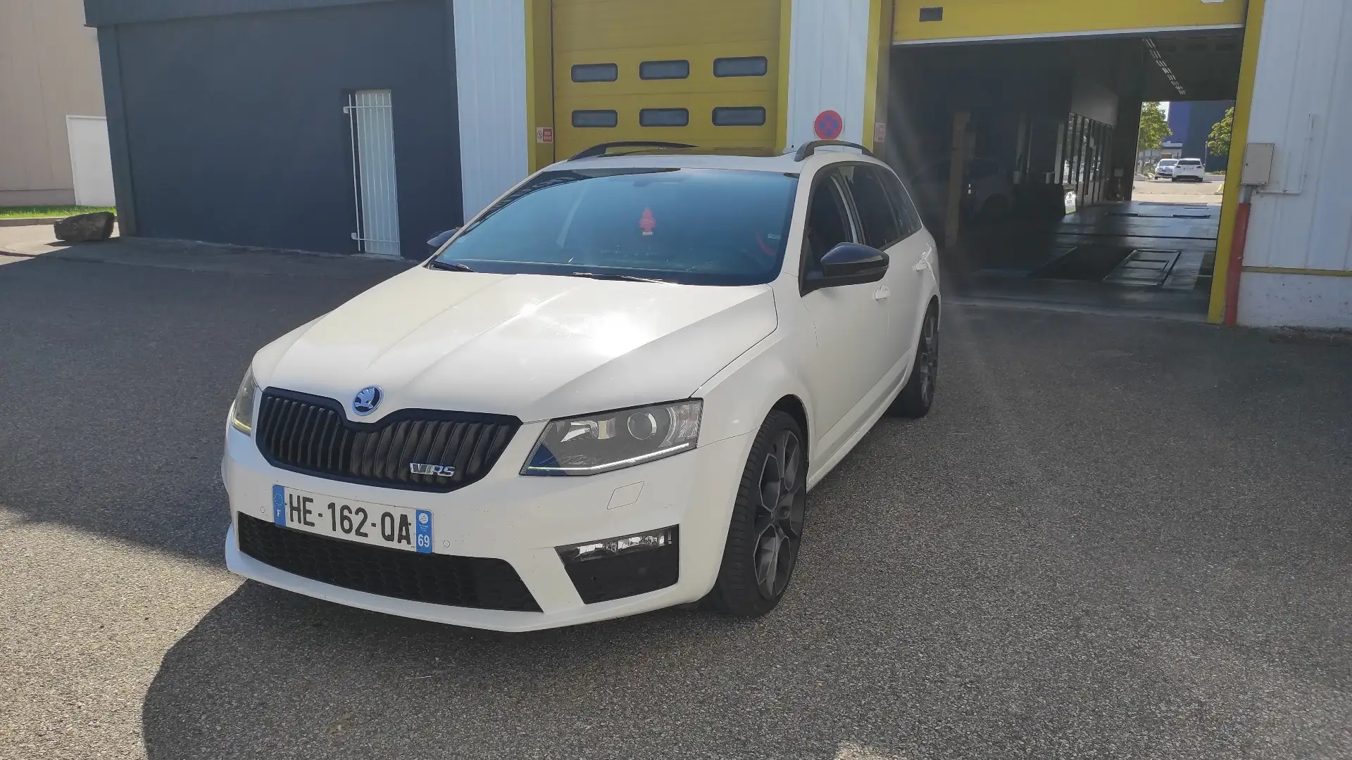 Skoda Octavia Combi 2.0 TSI 220 ch RS - 1
