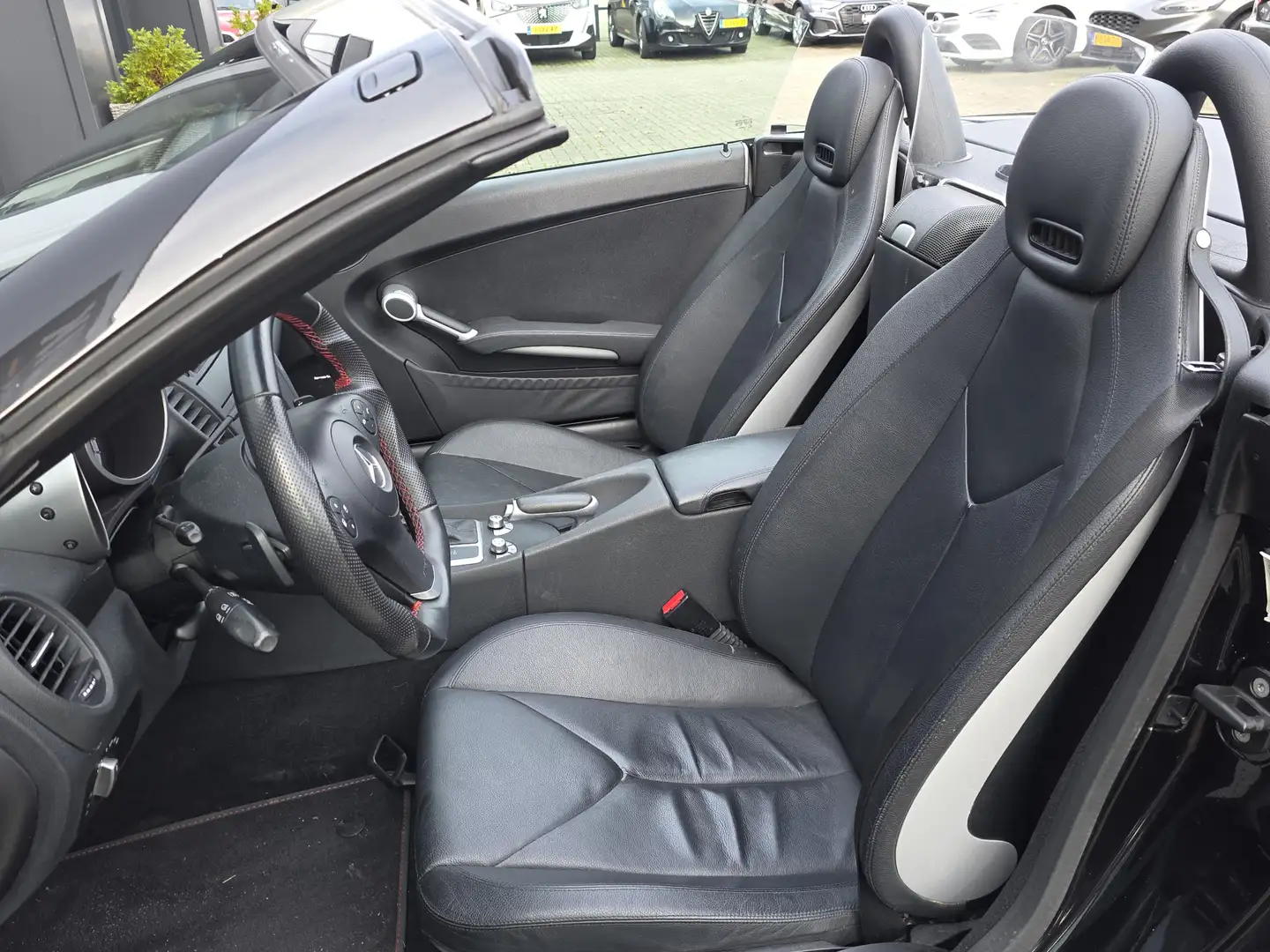 Mercedes-Benz SLK 300 Prestige 6 cilinder + NEKVERW. + HARMAN KARDON + X Zwart - 2