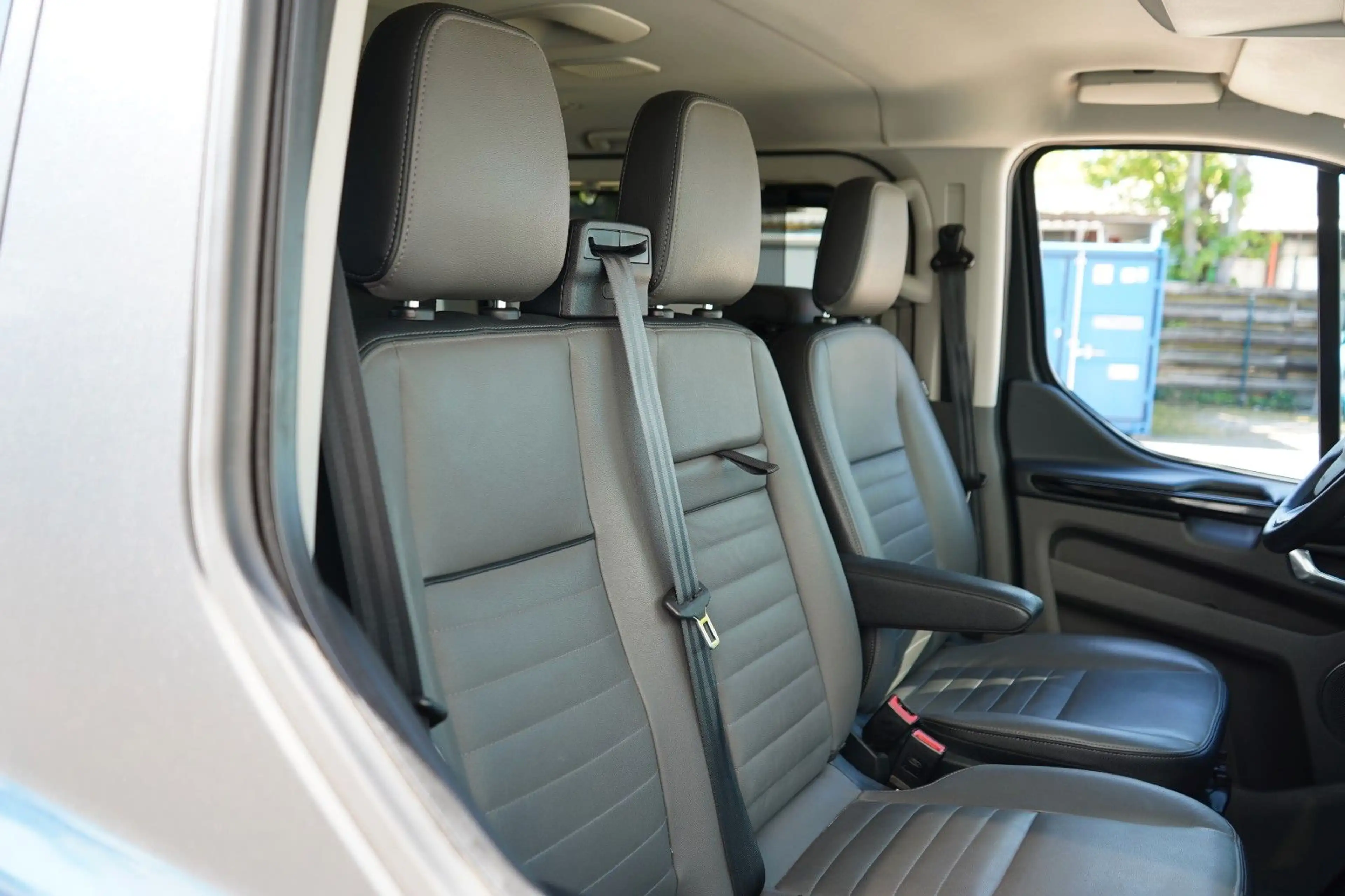 Ford Tourneo — photo 14