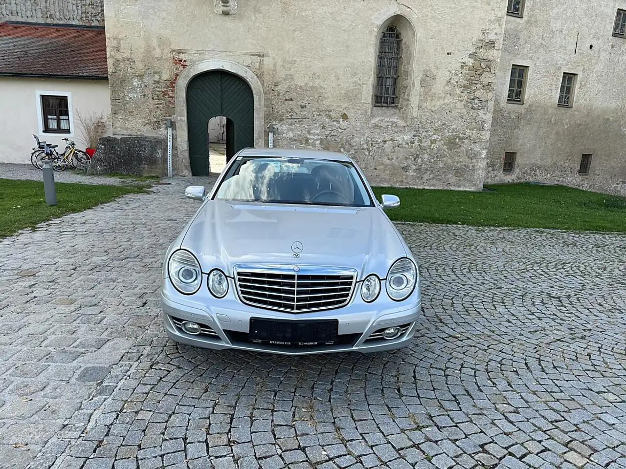 Mercedes-Benz E 200