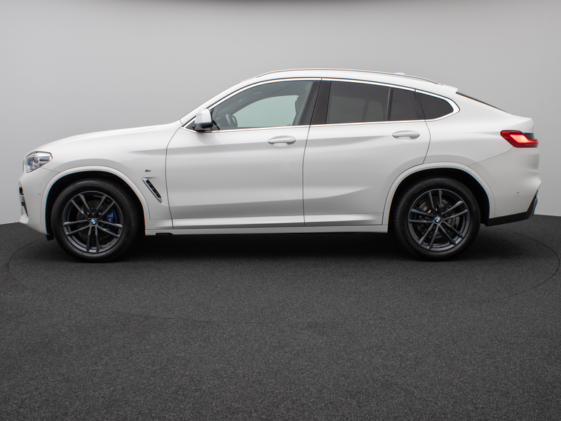 BMW X4 xD30d M Sport Kamera Panoram HUD DAB HiFi AHK — photo 11
