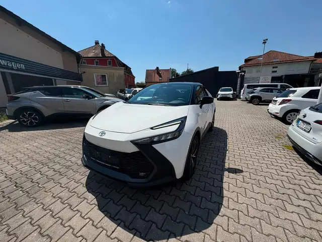 Toyota C-HR 1.8 Hybrid Teamplayer + Technik Paket
