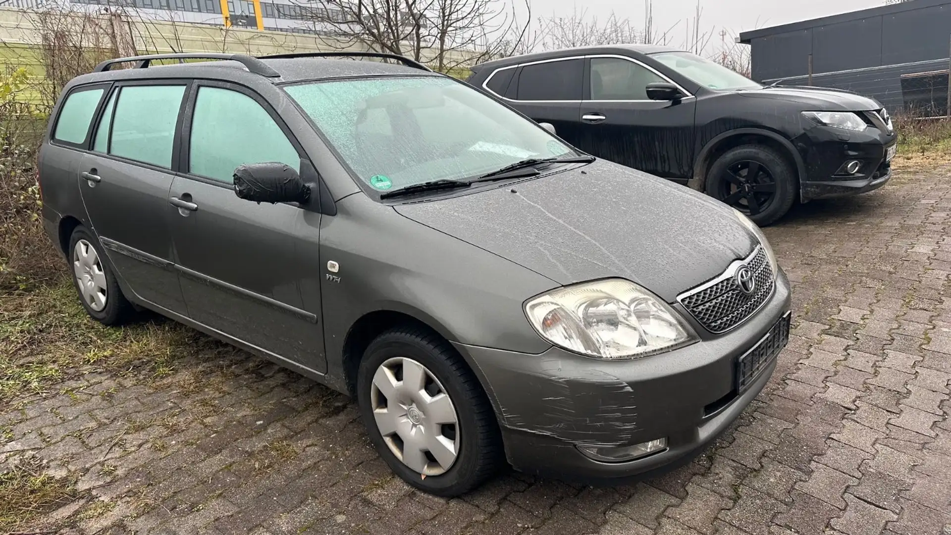 Toyota Corolla Combi 1.6 Sol Automatik,Klima,Festpreis! Grau - 1