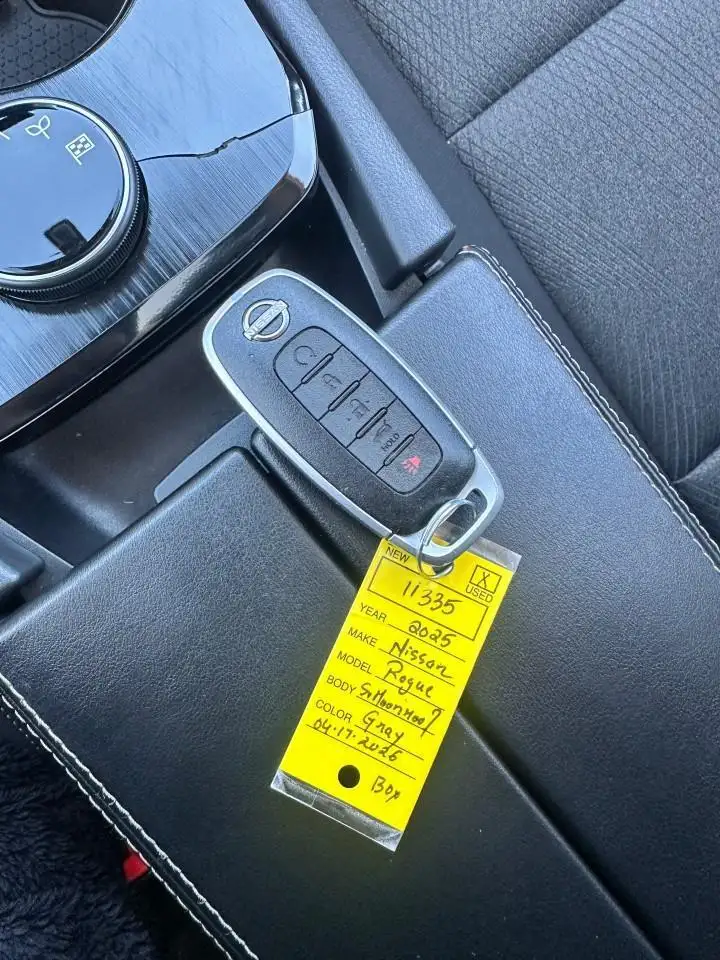 Nissan Rogue снимка Nissan Rogue