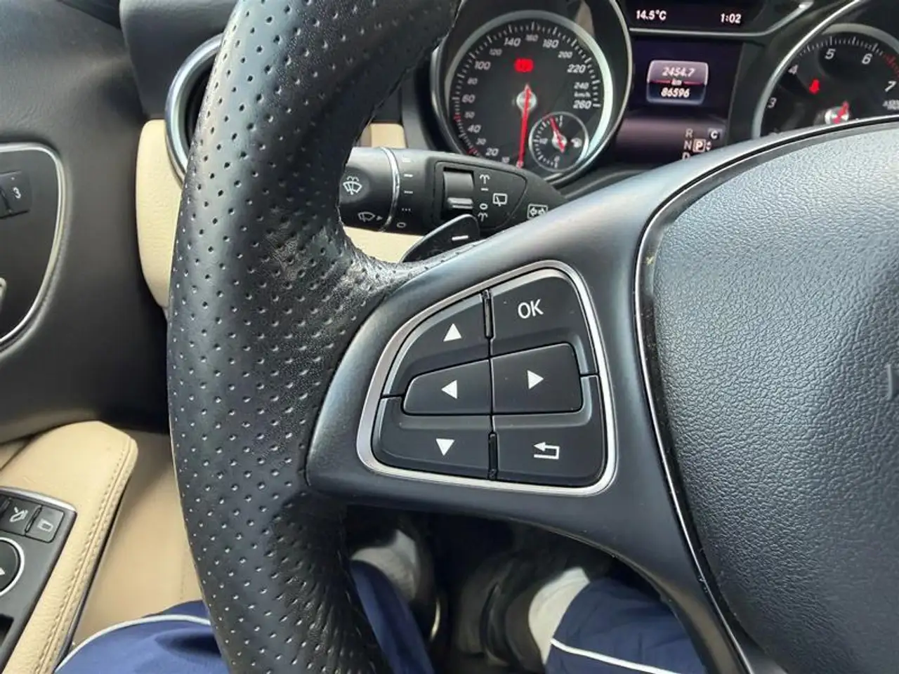Mercedes-Benz GLA снимка Mercedes-Benz GLA