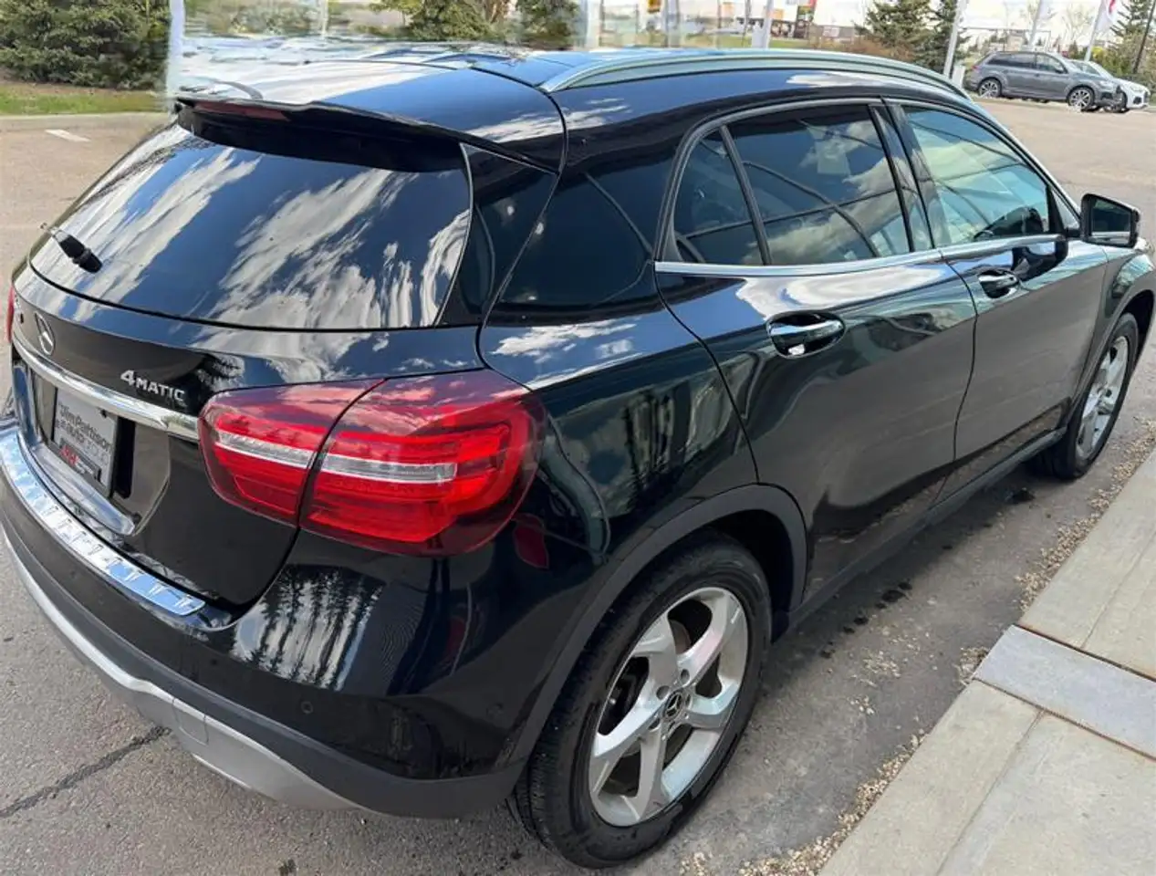 Mercedes-Benz GLA снимка Mercedes-Benz GLA