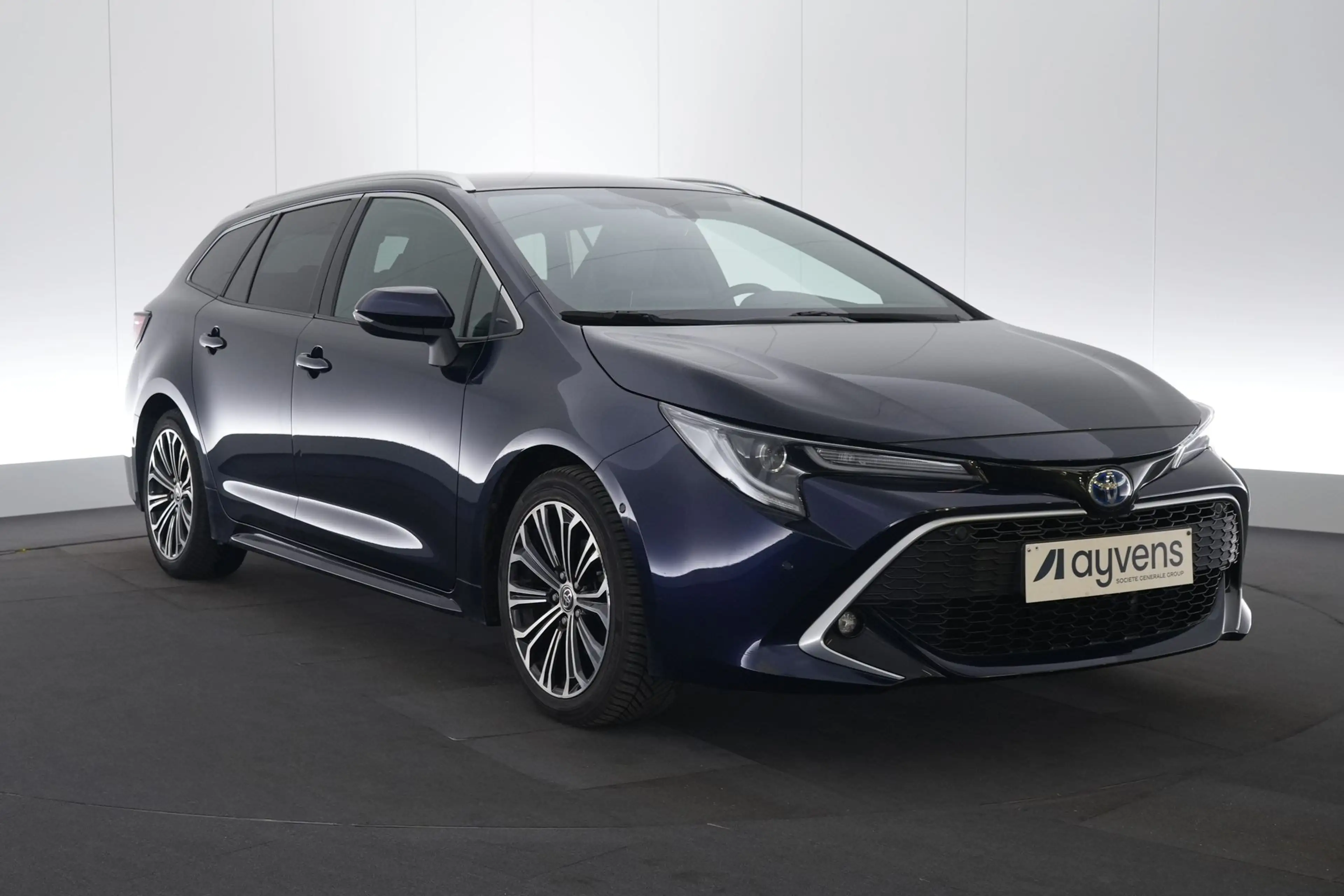 Toyota Corolla Touring Sports 1.8 HEV Premium E-CVT LEDER/STOF LE — photo 3