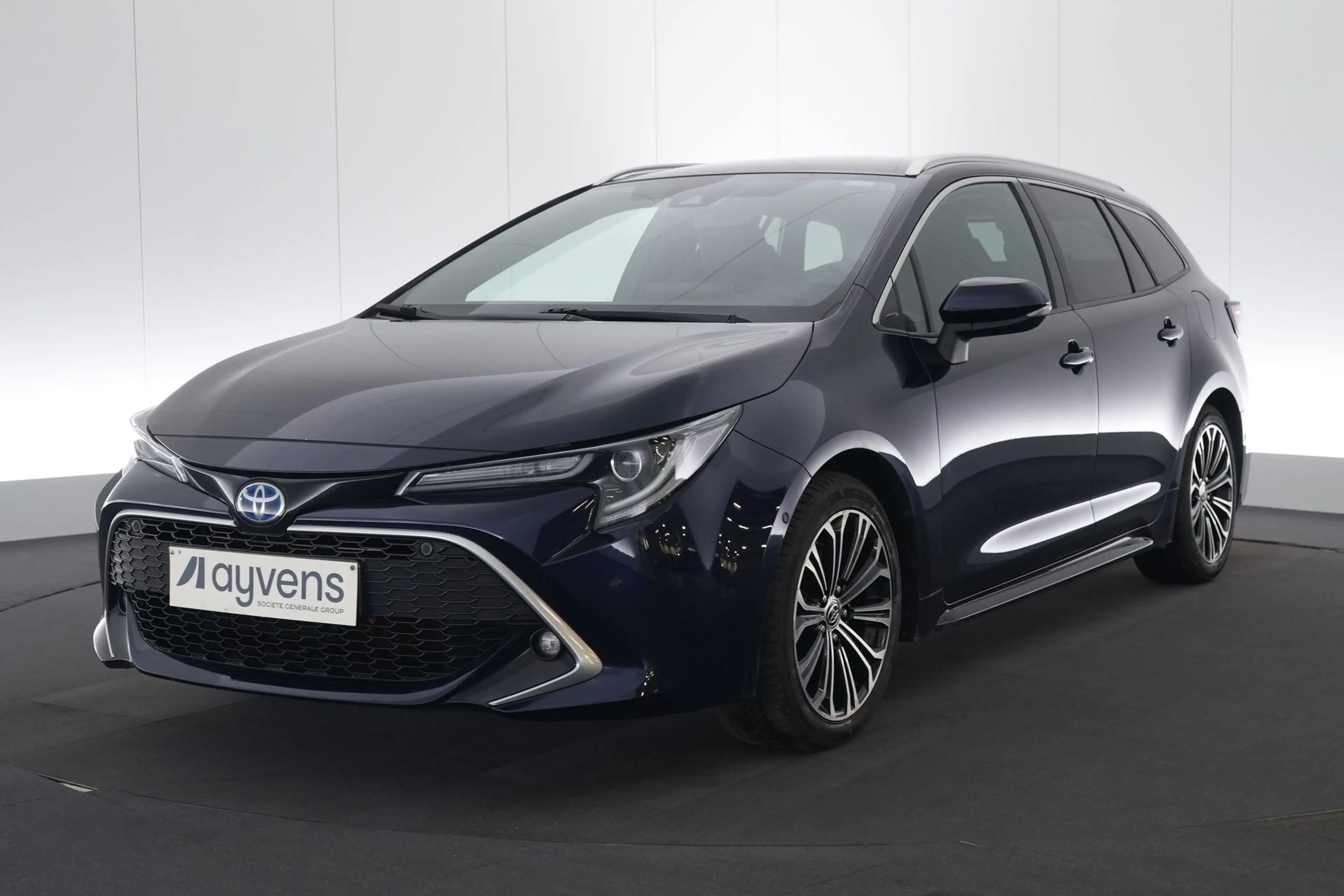Toyota Corolla Touring Sports 1.8 HEV Premium E-CVT LEDER/STOF LE