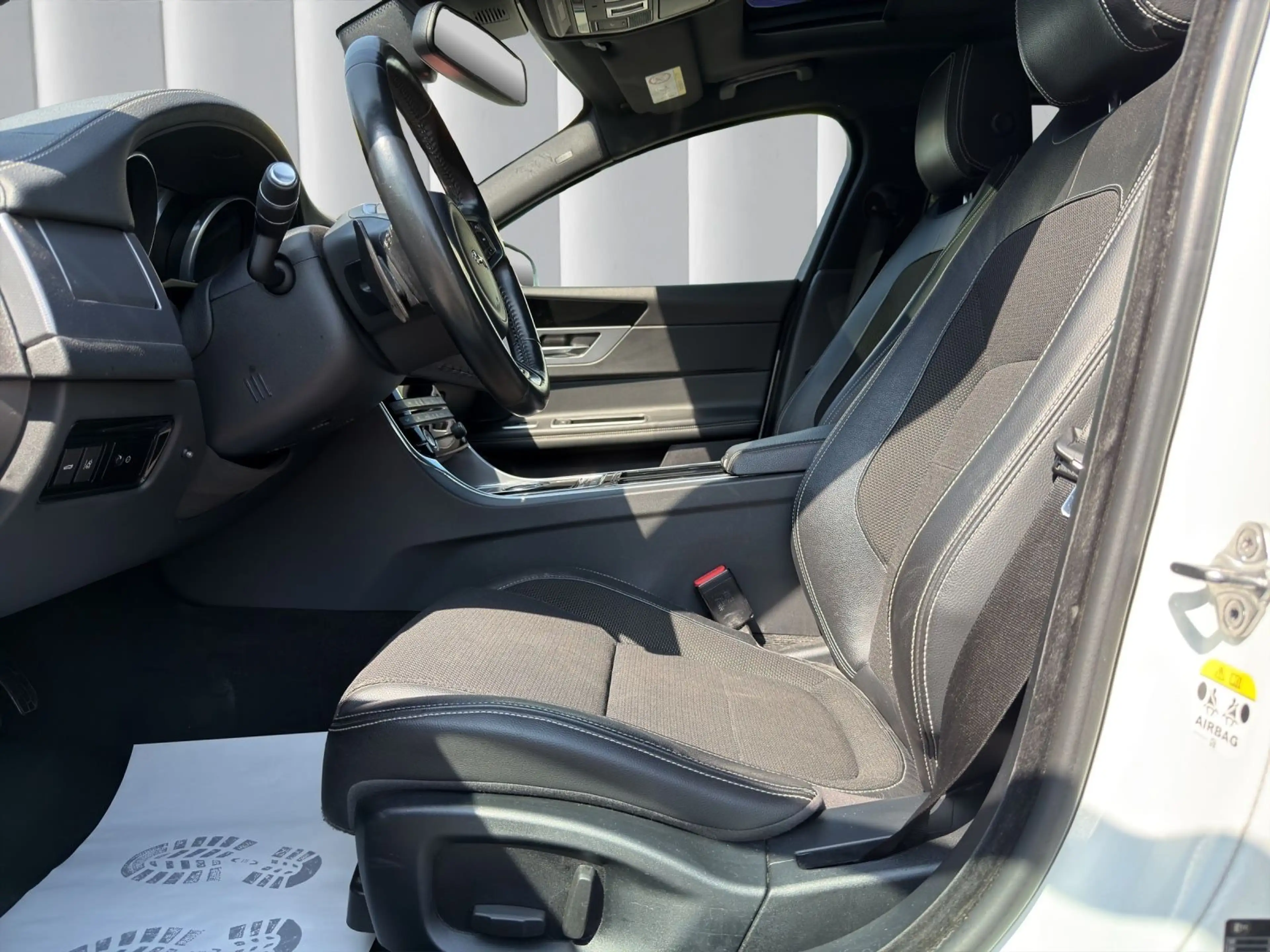 Jaguar XF Lim. R-Sport *Finanzierung*Garantie* — photo 10