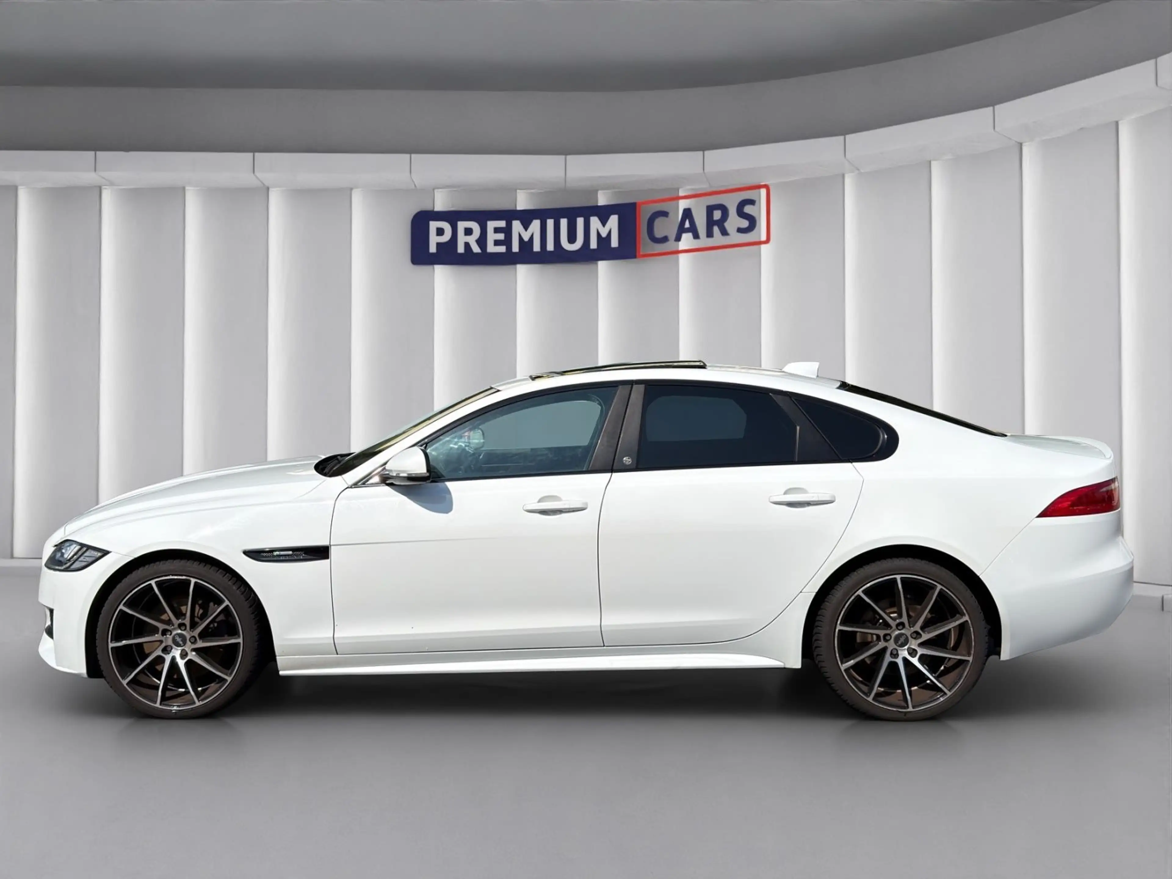 Jaguar XF Lim. R-Sport *Finanzierung*Garantie* — photo 2