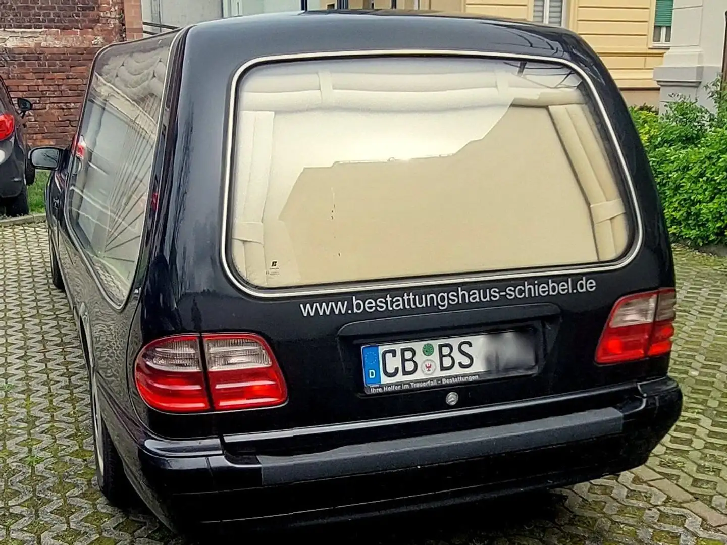 Mercedes-Benz E 220 Bestattungskraftwagen Siyah - 2