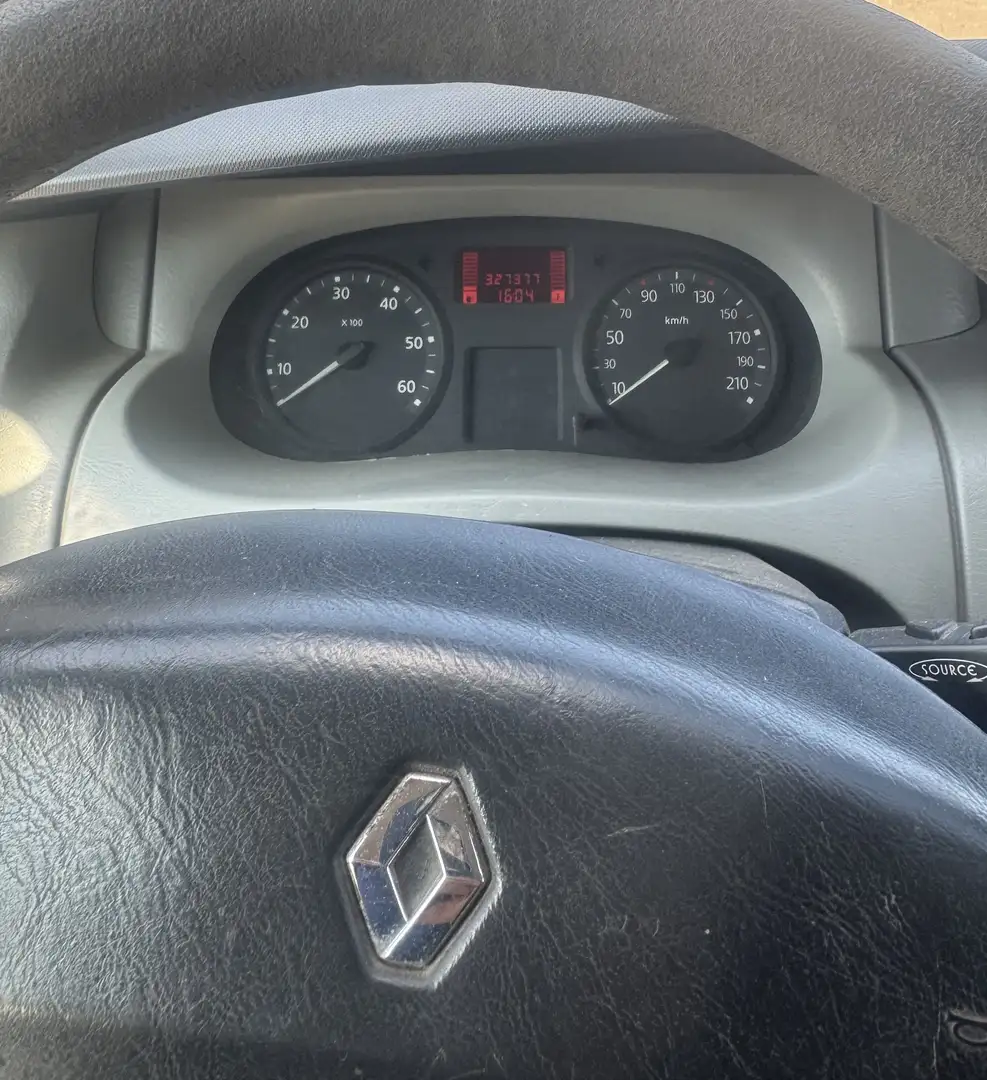 Renault Trafic - 1