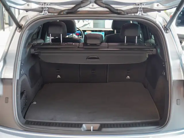 Mercedes-Benz GLB view 5