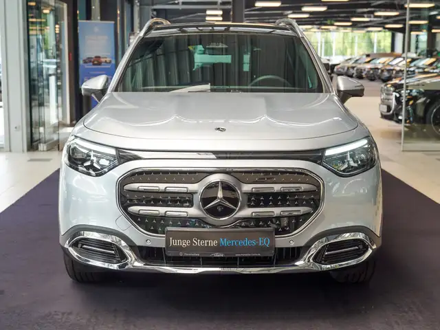 Mercedes-Benz GLB view 9
