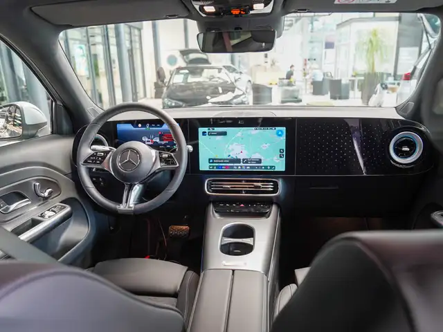 Mercedes-Benz GLB view 15