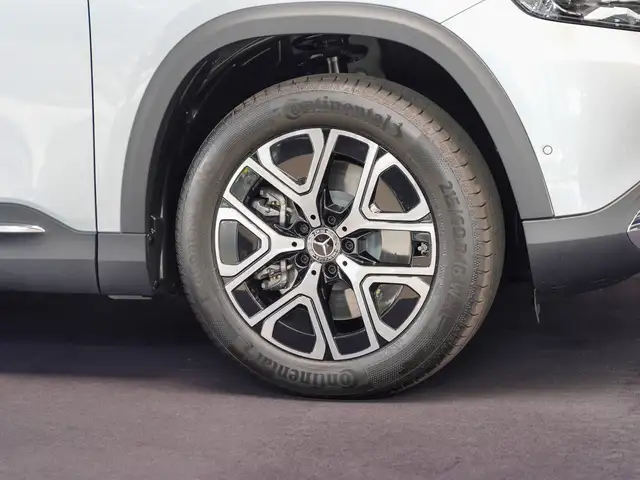 Mercedes-Benz GLB view 2