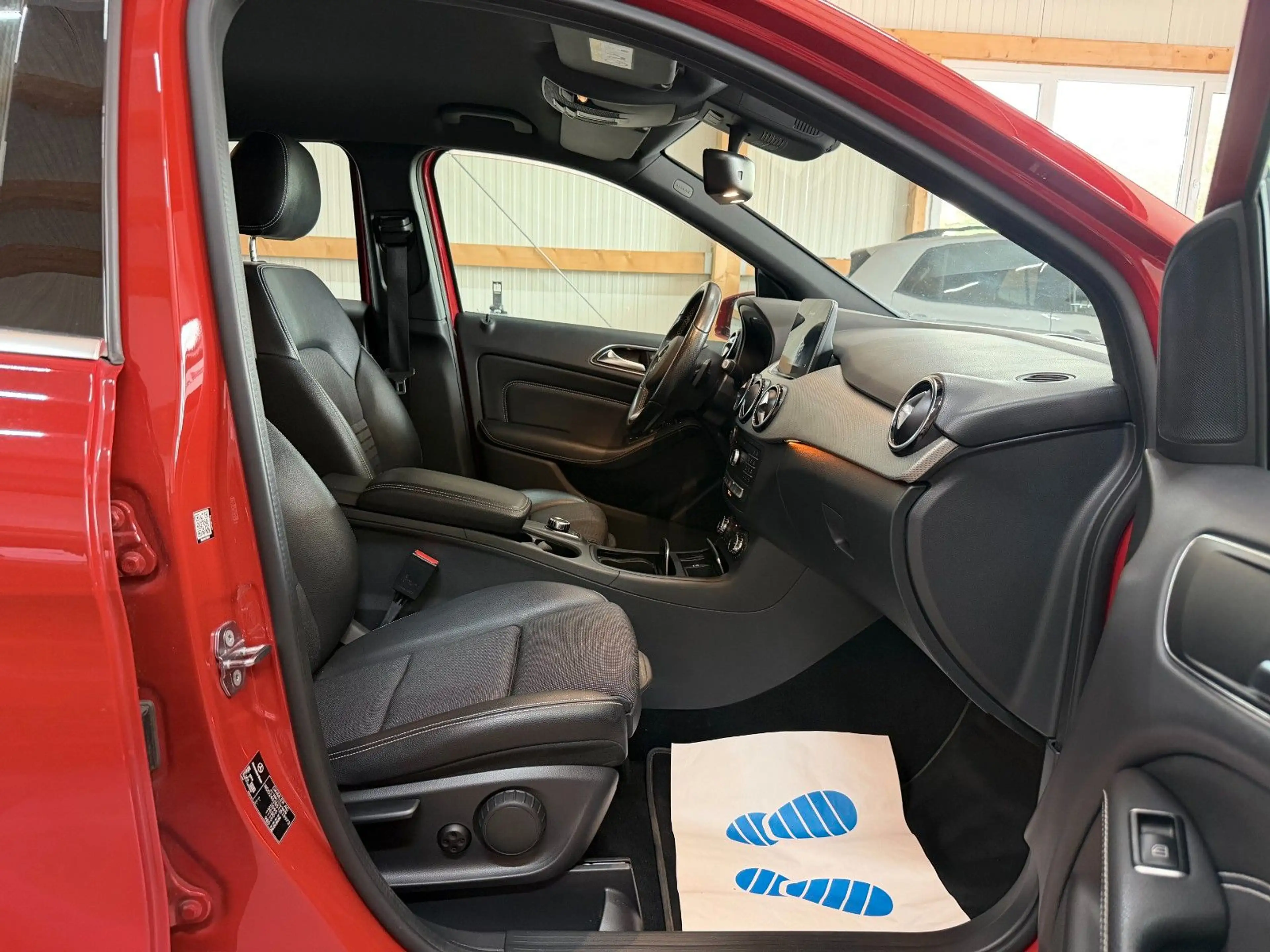 Mercedes-Benz B 220 d 4Matic UrbanStyle/AHK/STANDHZG/KAMERA — photo 12