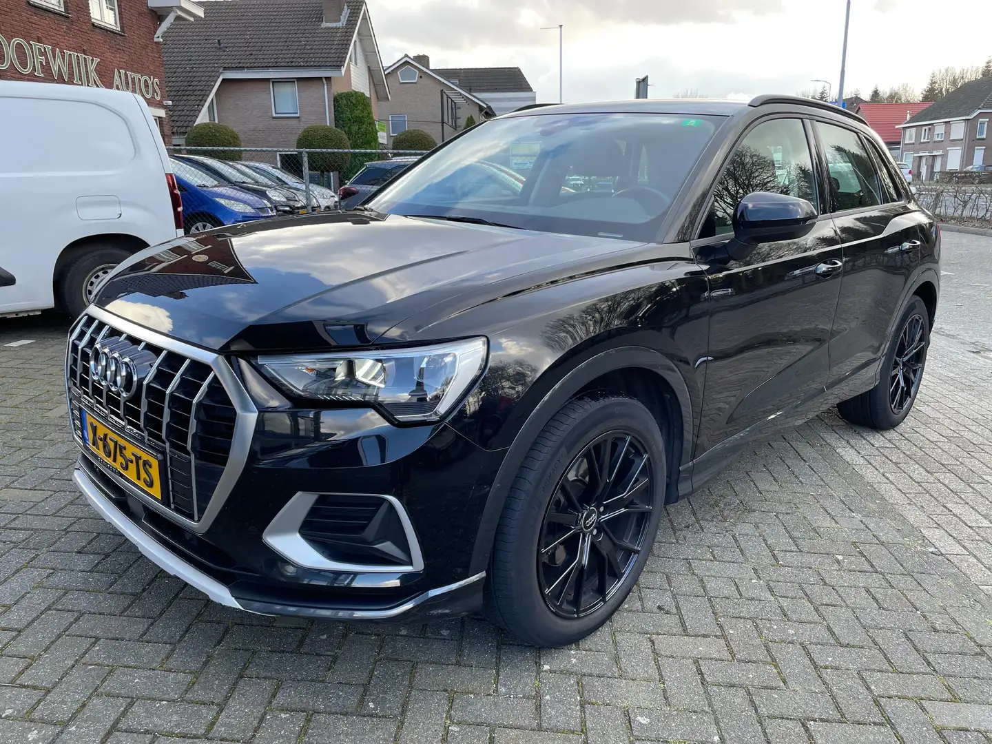 Audi Q3 Q3 35 TFSI Adv edition Plus Чорний - 1