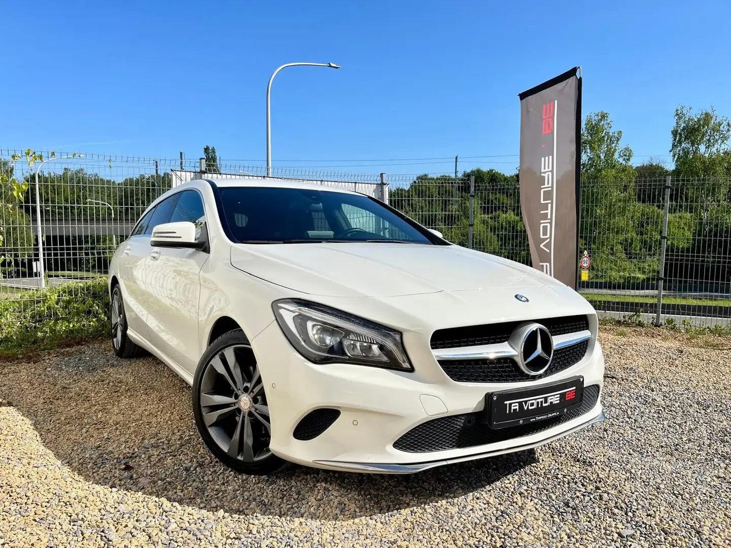Mercedes-Benz CLA 180 BOITE-AUTO/FULL-LED/NAVI/MI-CUIR/SIEGES-CHAUFF/PDC Blanc - 1