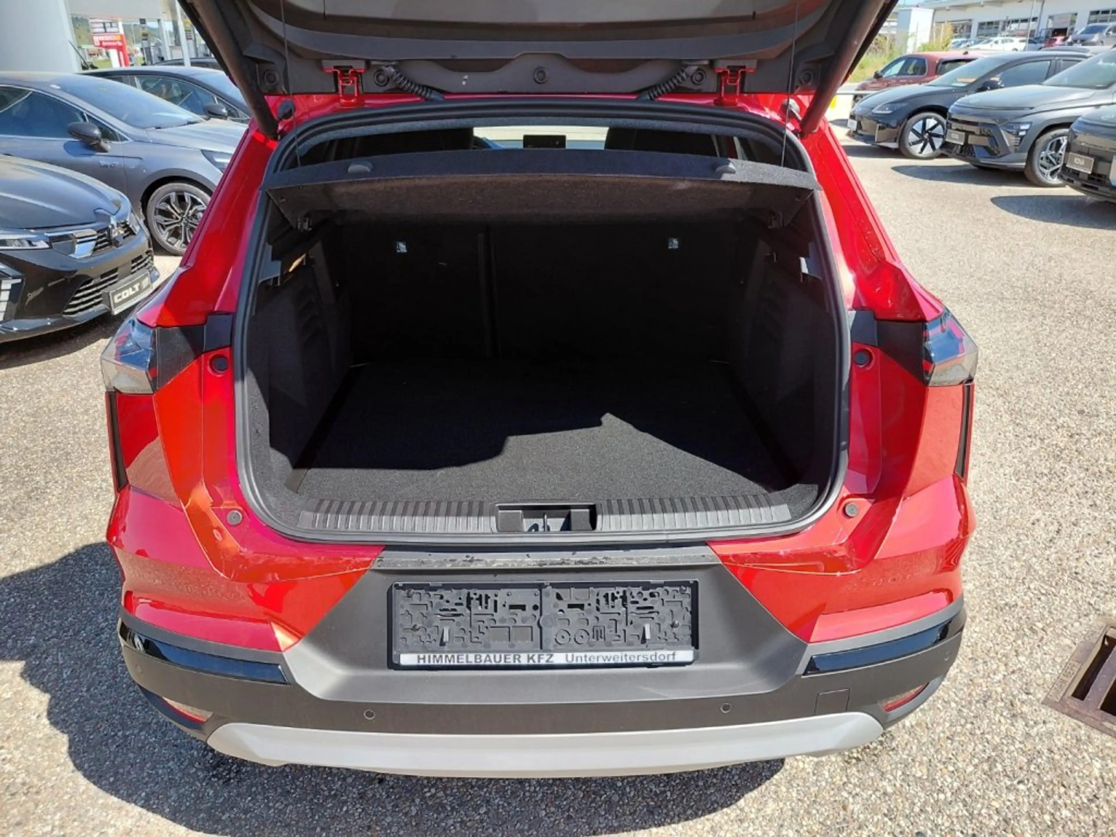 Mitsubishi Grandis 1,8 HEV Intense S+C+T 26,5 — photo 6