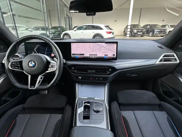 BMW 3 Series view 13