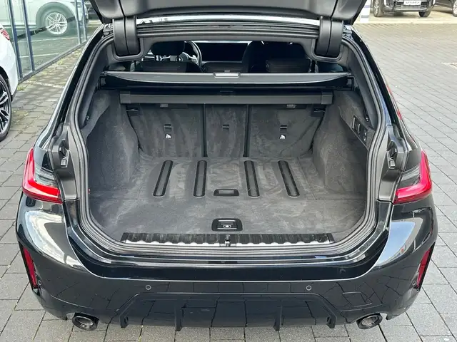 BMW 3 Series view 8