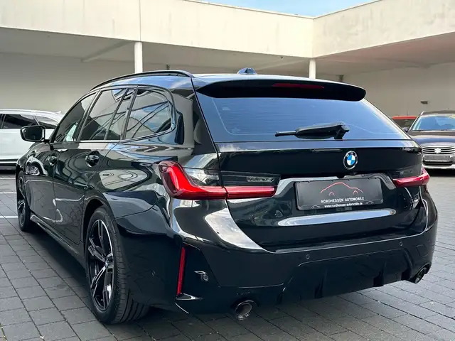 BMW 3 Series view 3