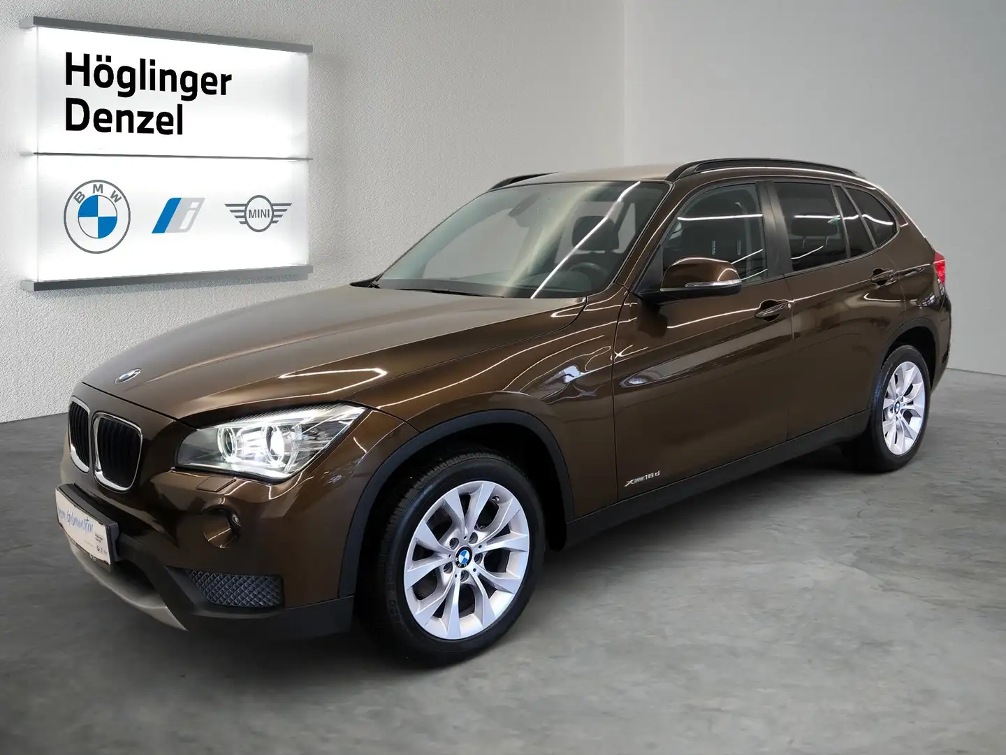 BMW X1 xDrive18d Braun - 2