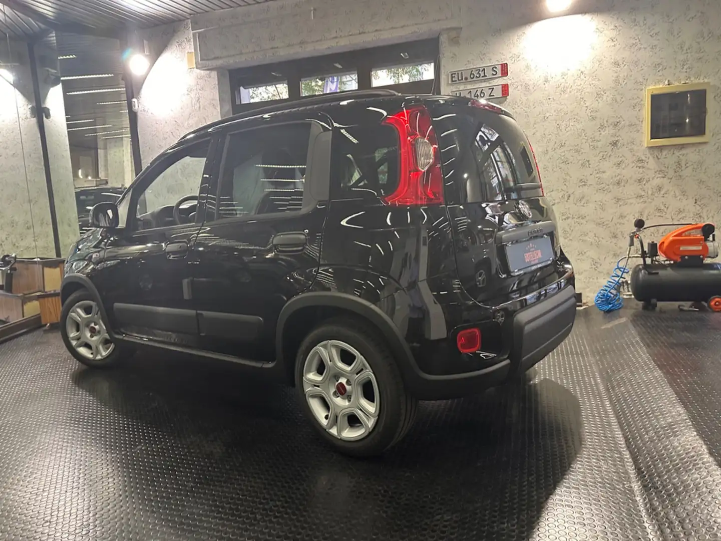 Fiat Panda 1.0 FireFly S&S Hybrid Style Pack NUOVA Nero - 1