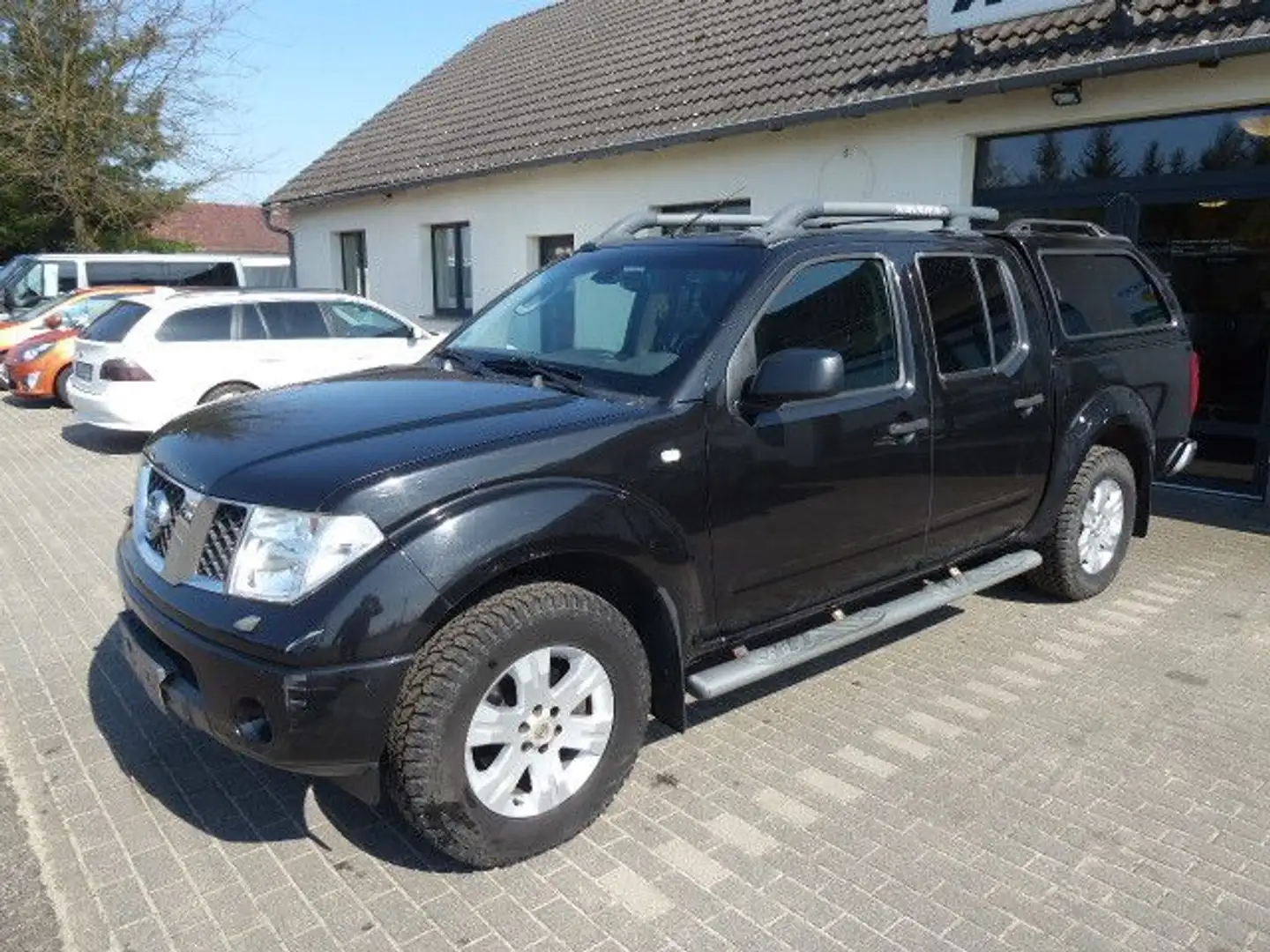 Nissan Navara Pickup Doppelkabine Premium 4X4 Negro - 2