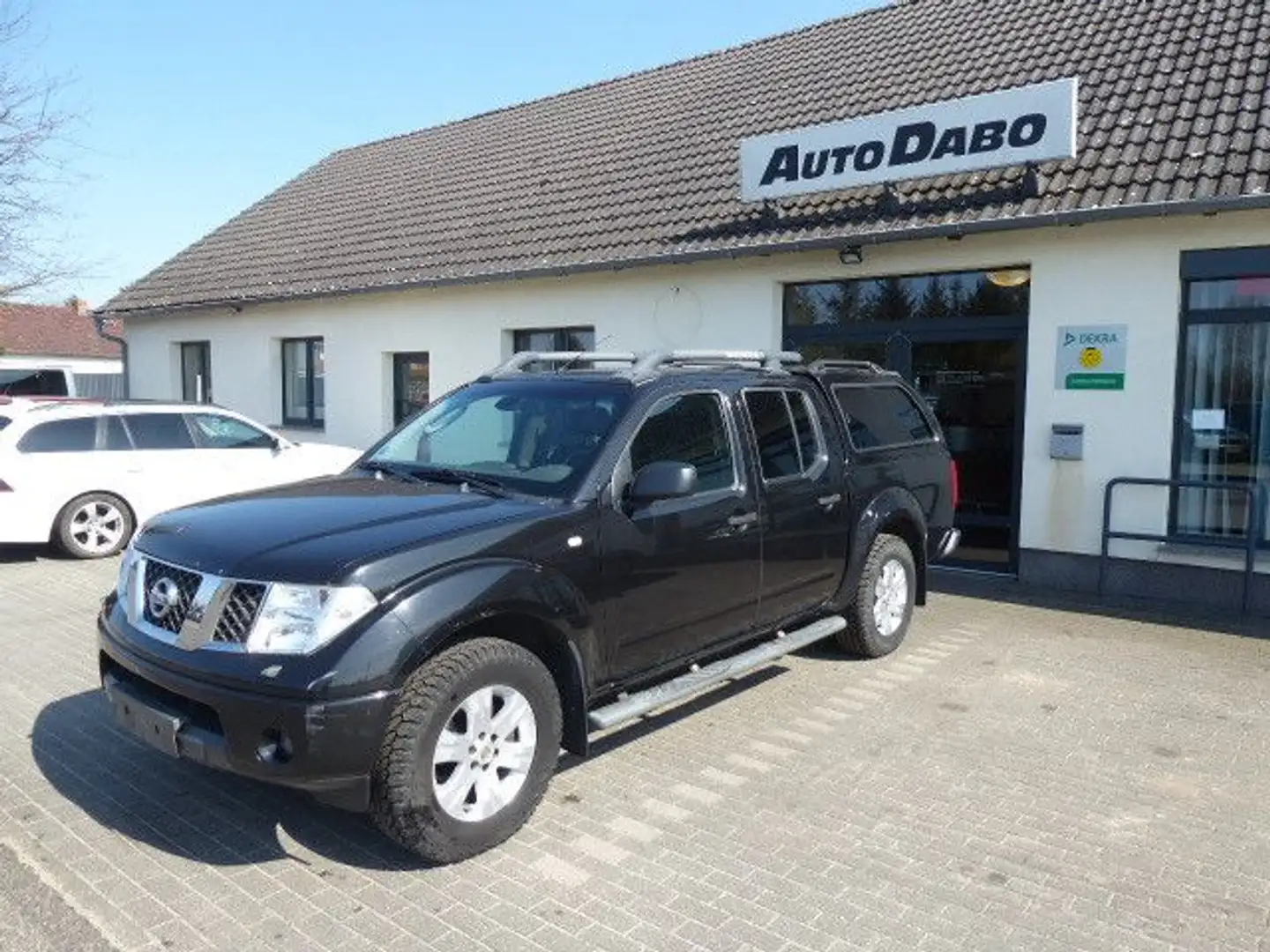 Nissan Navara Pickup Doppelkabine Premium 4X4 Negro - 1